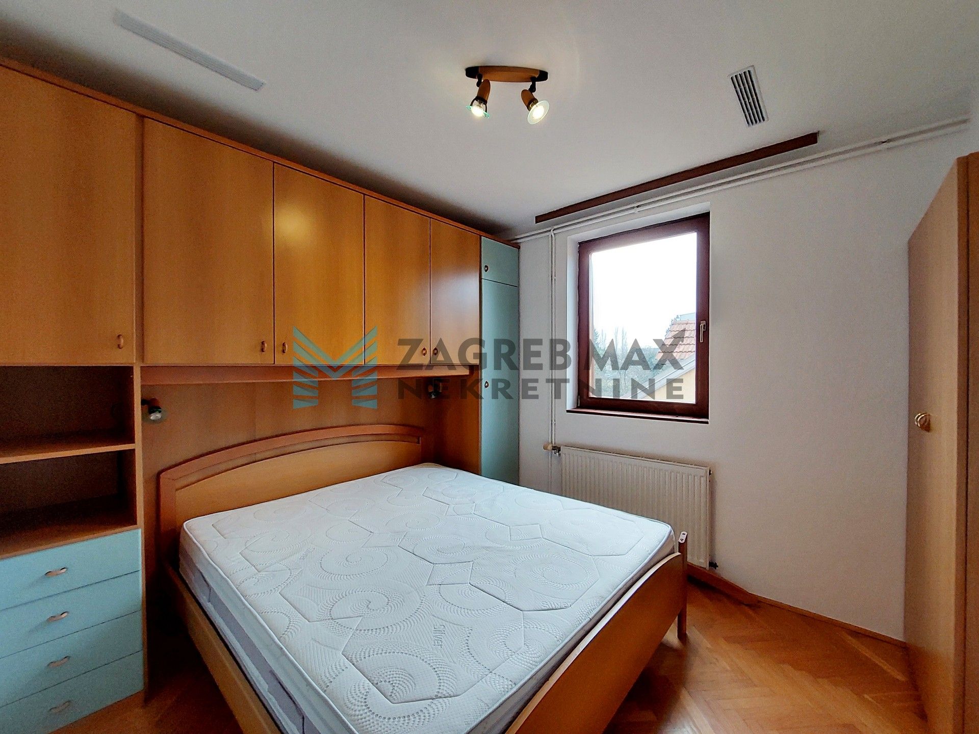 Zagreb - TRNJE - A.Vidakovića - 3-sobni, svijetao, lođa, parking, dvorište