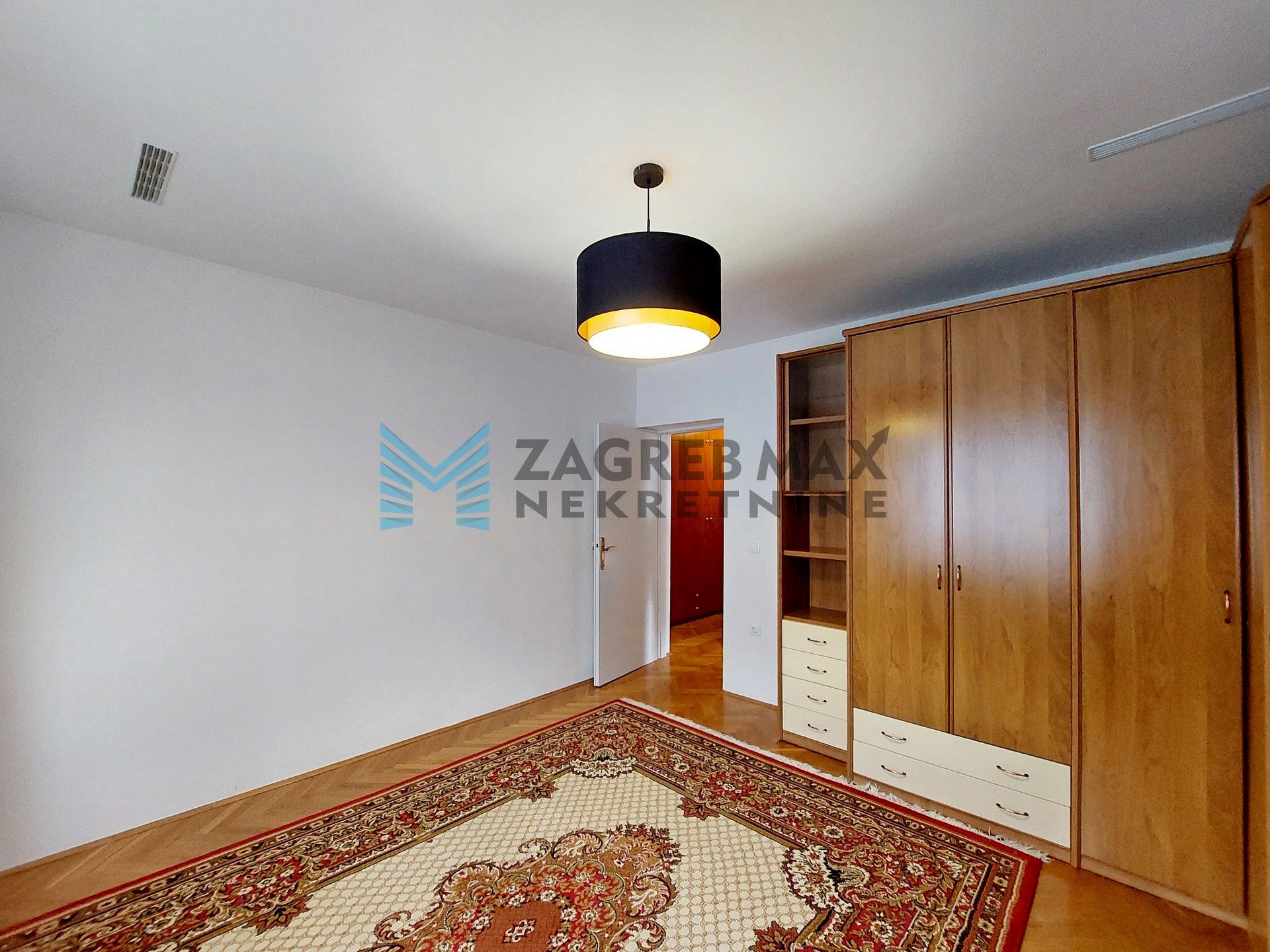 Zagreb - TRNJE - A.Vidakovića - 3-sobni, svijetao, lođa, parking, dvorište