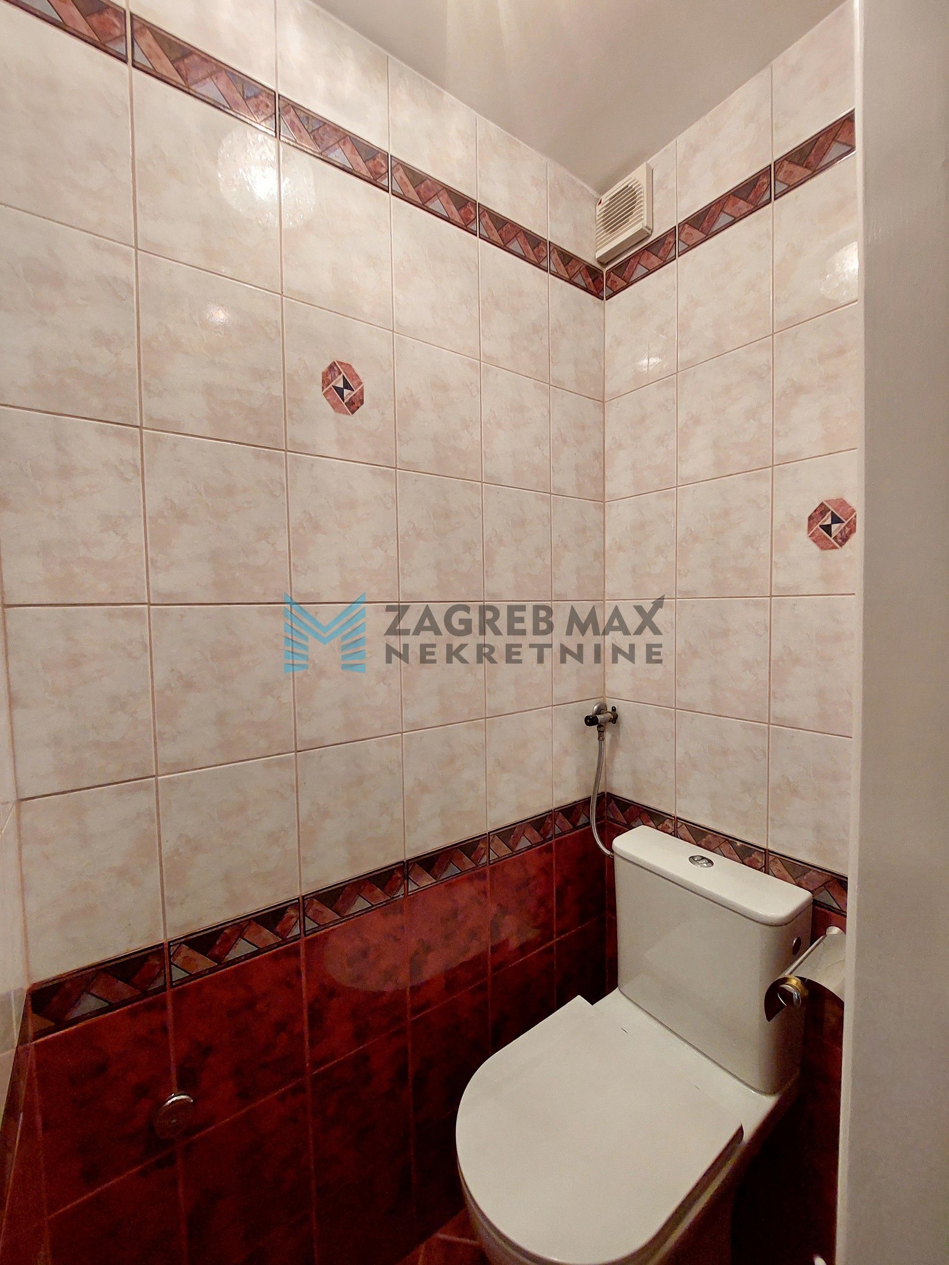 Zagreb - TRNJE - A.Vidakovića - 3-sobni, svijetao, lođa, parking, dvorište