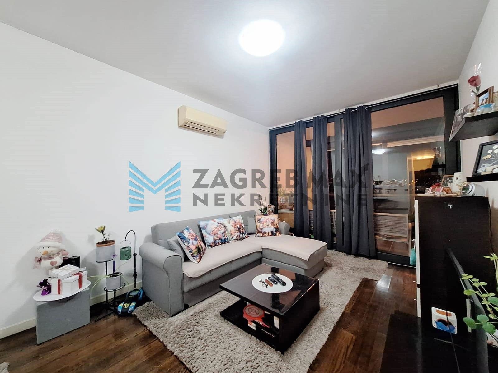 Zagreb - ŠPANSKO - Nova Galerija, 3-sobni, 67m2, loggia, GPM