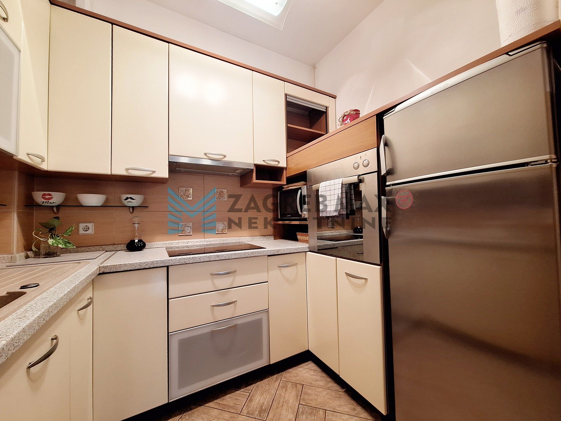 Zagreb - ZAPREŠIĆ - Baltazara Adama Krčelića - 1-sobni, 51 m2, 1.kat, klima