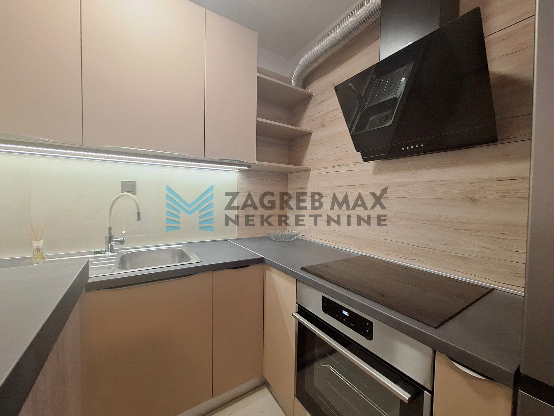 Zagreb - TREŠNJEVKA - Ivanečka - svijetao, prostran, novouređen (iznajmljivanje)