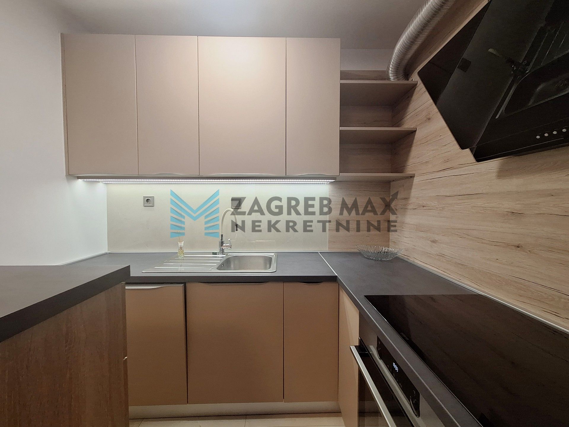 Zagreb - TREŠNJEVKA - Ivanečka - svijetao, prostran, novouređen (iznajmljivanje)