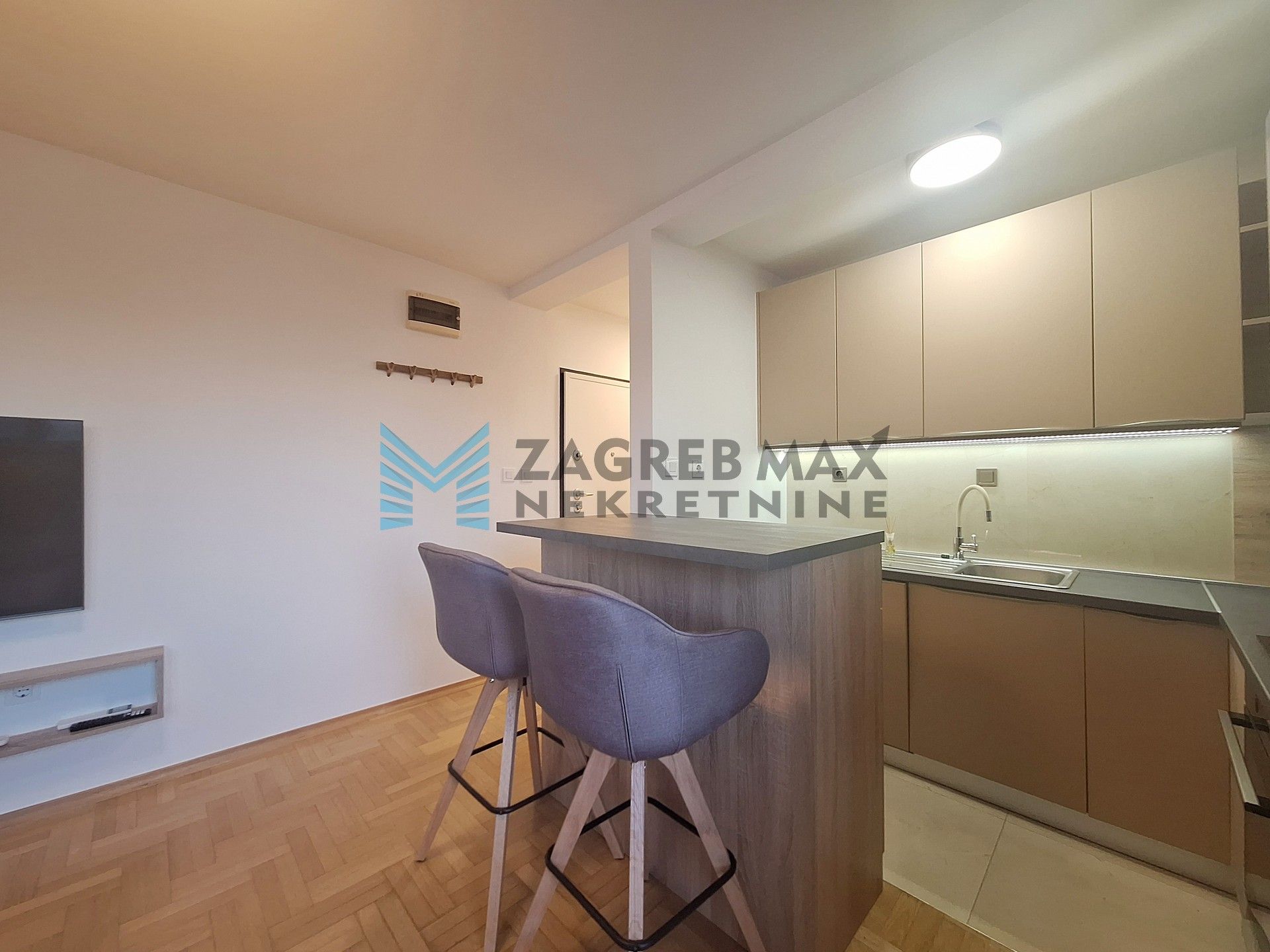 Zagreb - TREŠNJEVKA - Ivanečka - svijetao, prostran, novouređen (iznajmljivanje)