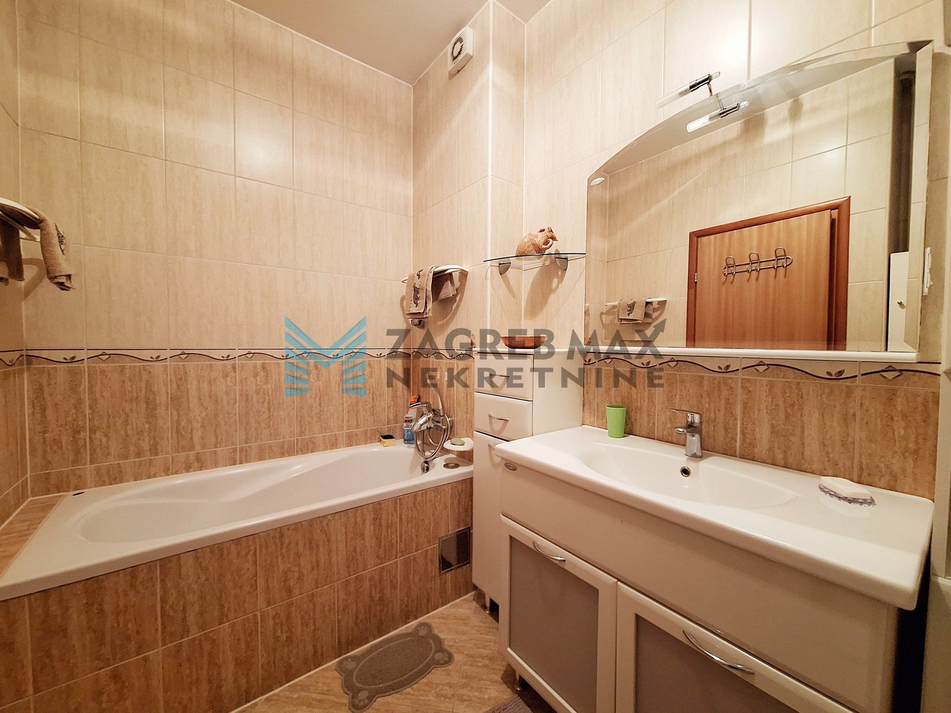 Zagreb - ZAPREŠIĆ - Baltazara Adama Krčelića - 1-sobni, 51 m2, 1.kat, klima