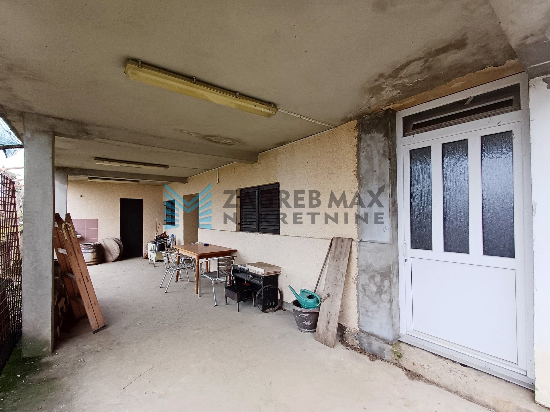 Zagreb - NOVOSELEC - Veliki Vrh - 2 kuće, garaža, dvorište, terasa, pogled