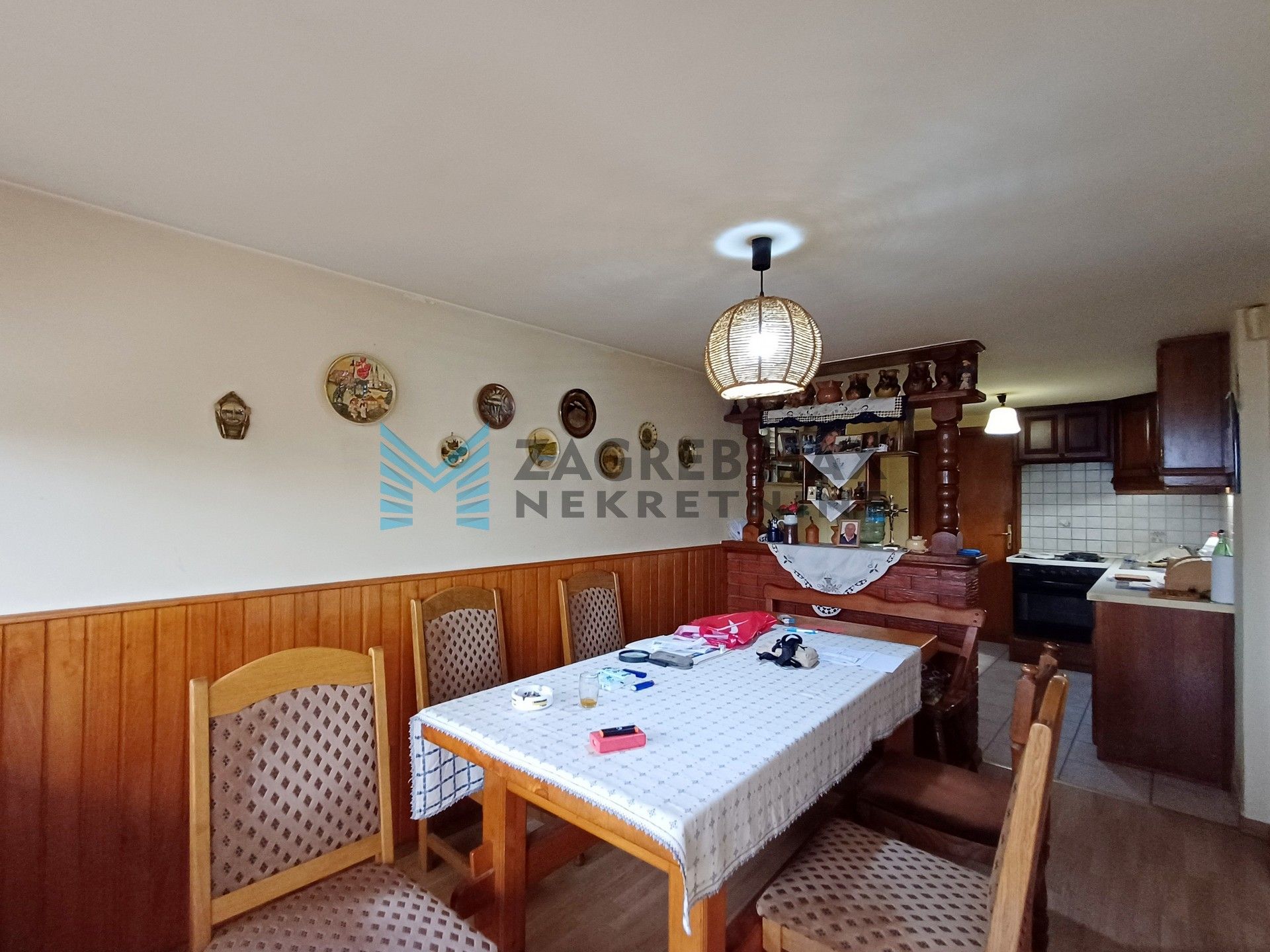 Zagreb - NOVOSELEC - Veliki Vrh - 2 kuće, garaža, dvorište, terasa, pogled