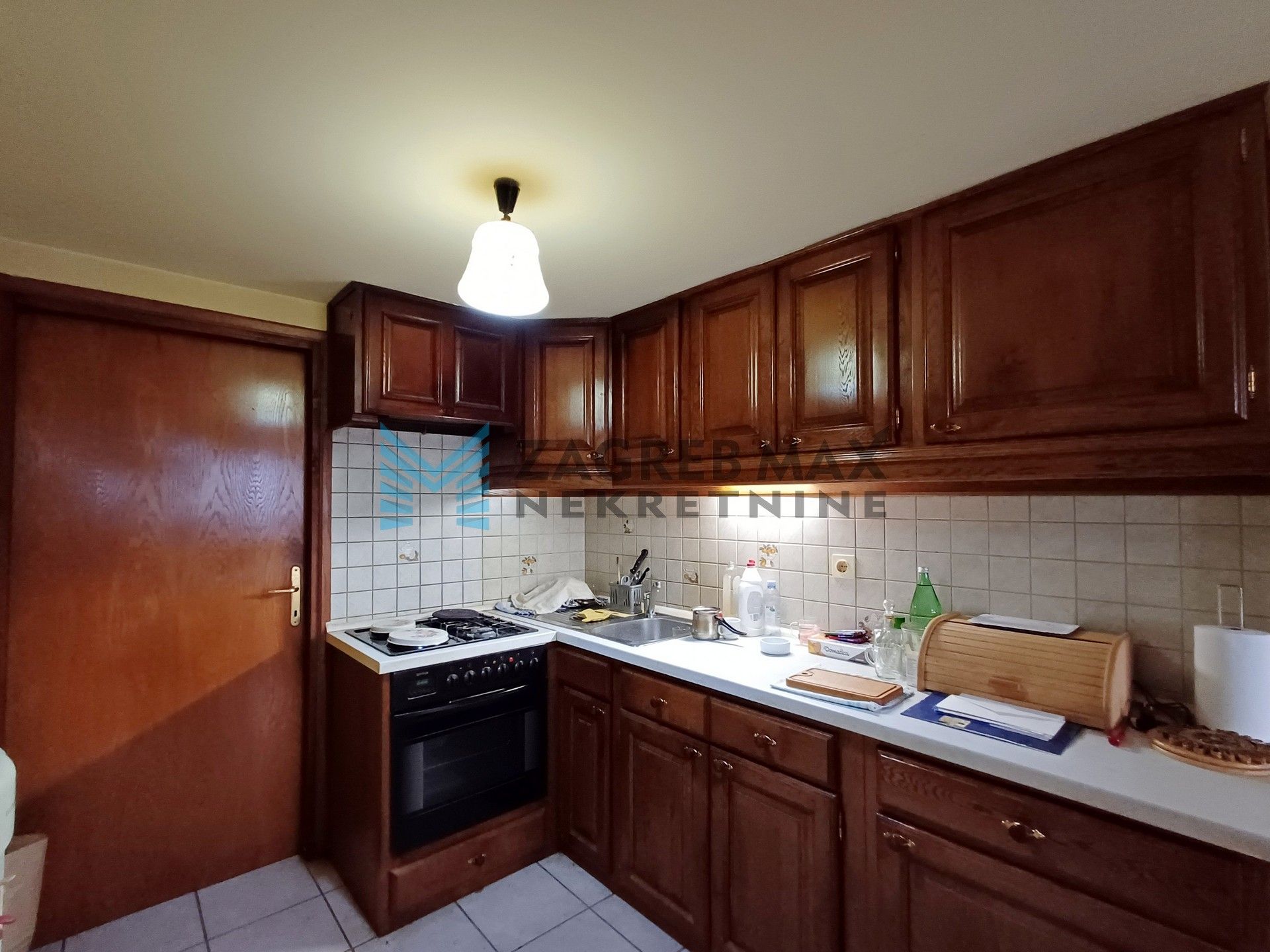 Zagreb - NOVOSELEC - Veliki Vrh - 2 kuće, garaža, dvorište, terasa, pogled