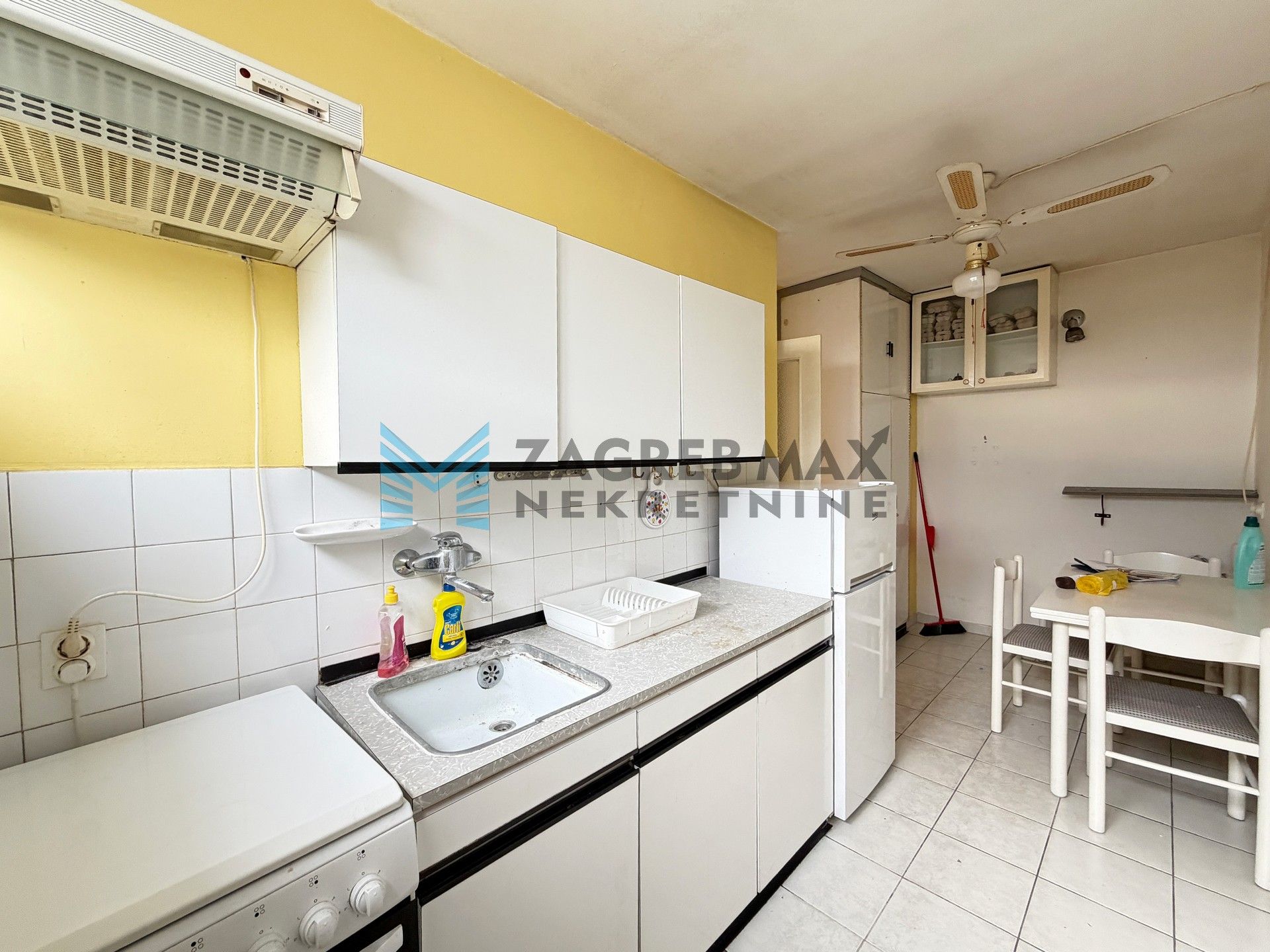 Zagreb - KNEŽIJA - R.Bićanića - 30 m2, lift, spremište