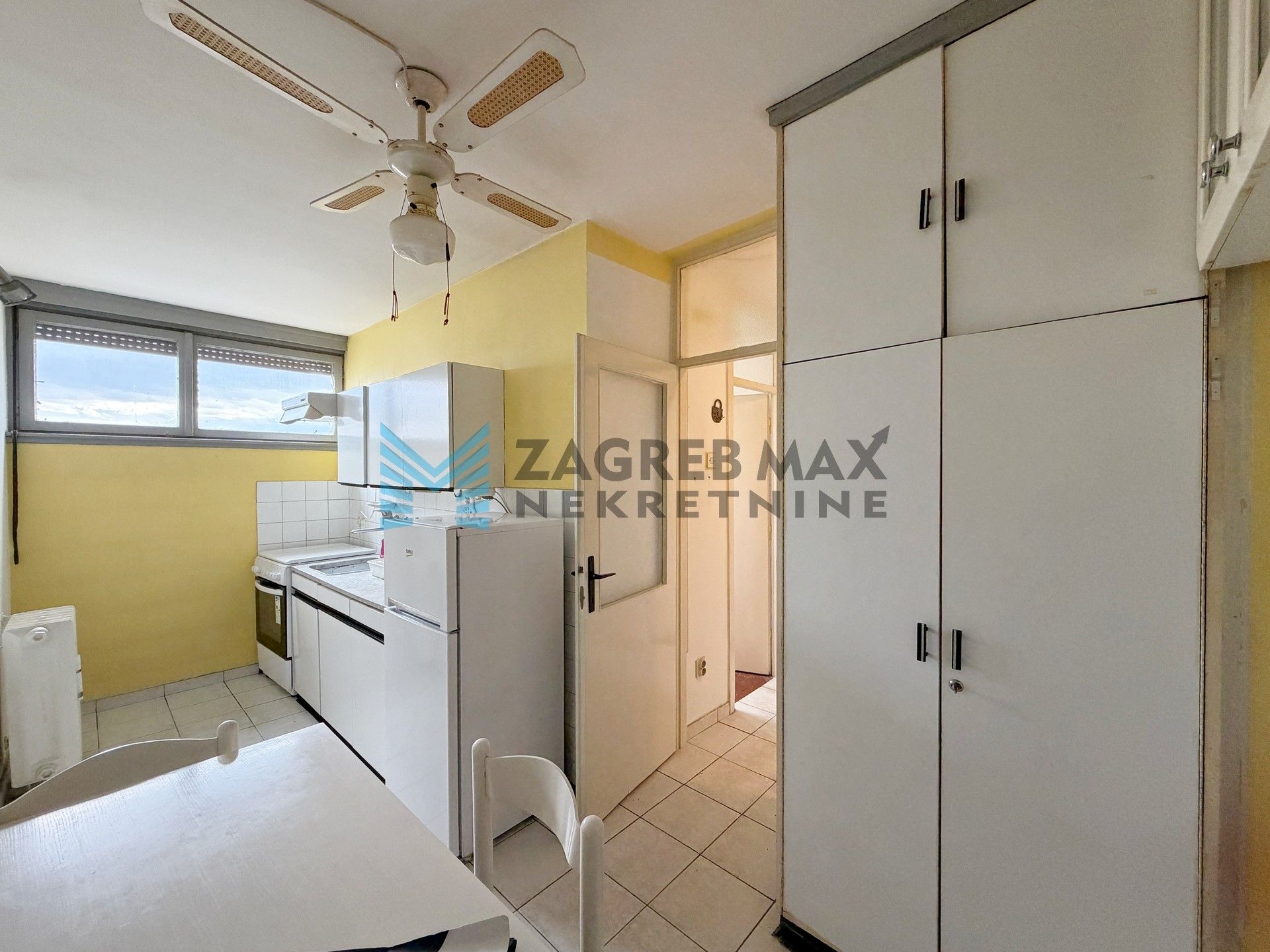 Zagreb - KNEŽIJA - R.Bićanića - 30 m2, lift, spremište