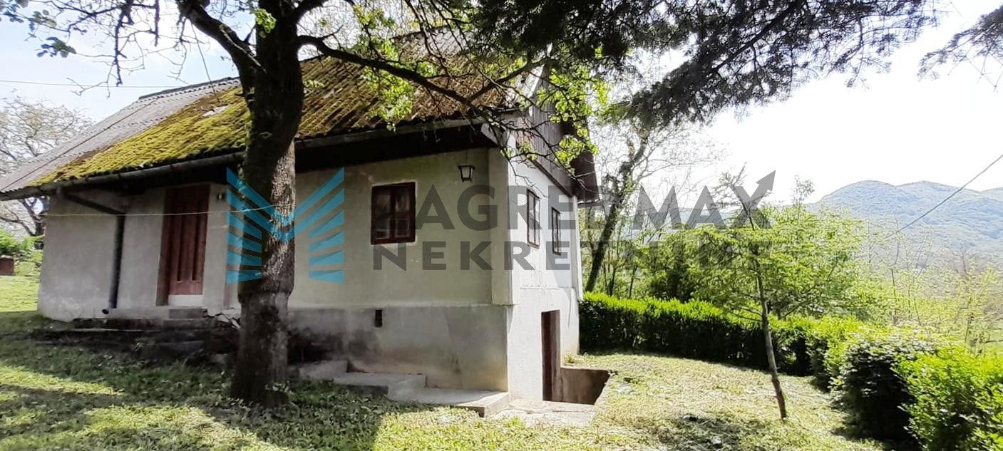 Zagreb - Šarmantna drvena kućica iz 19.st. – mir, priroda i pogled na Lepoglavu