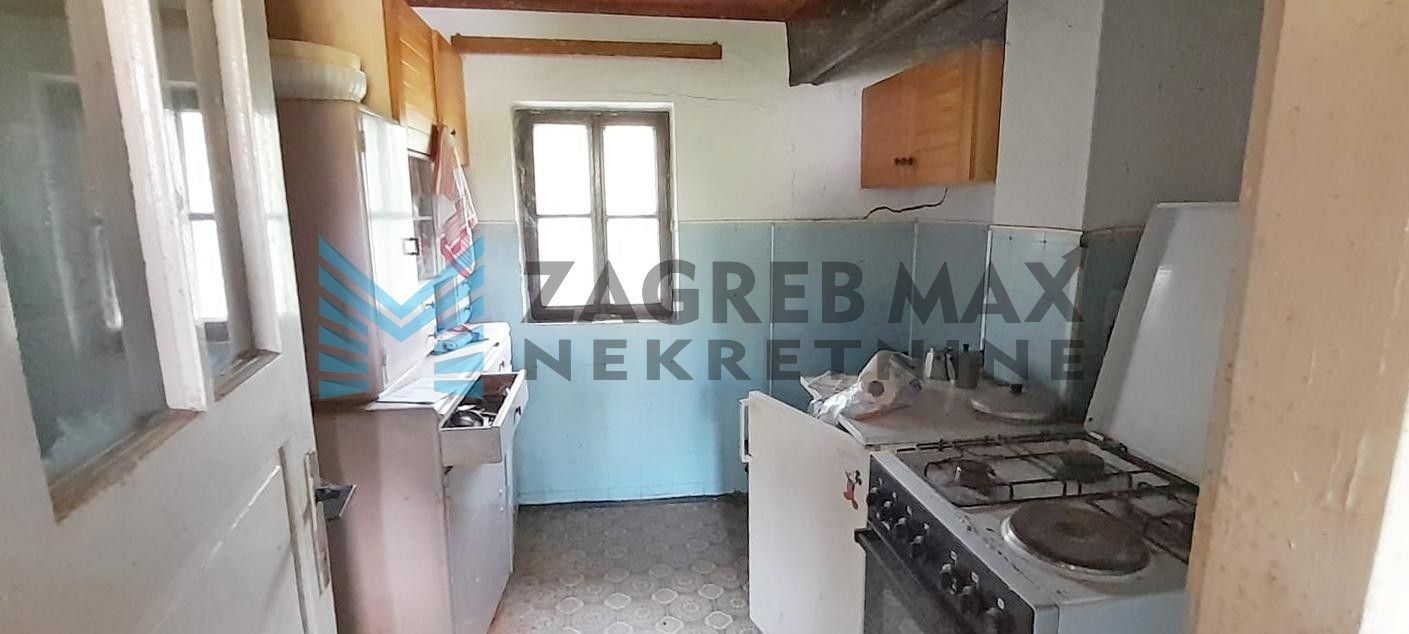 Zagreb - Šarmantna drvena kućica iz 19.st. – mir, priroda i pogled na Lepoglavu