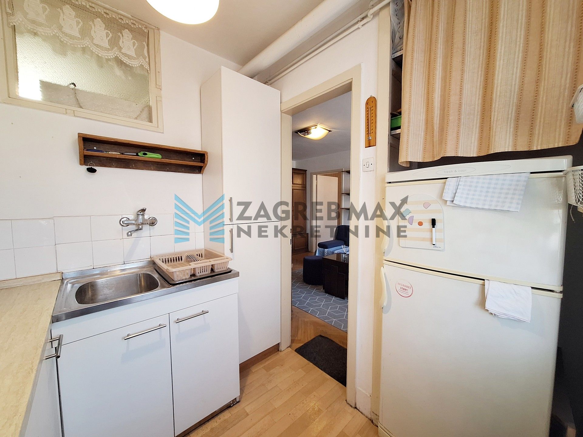 Zagreb - SAVSKI GAJ - Nehruov trg - 38 m2, 2-soban, klima (iznajmljivanje)