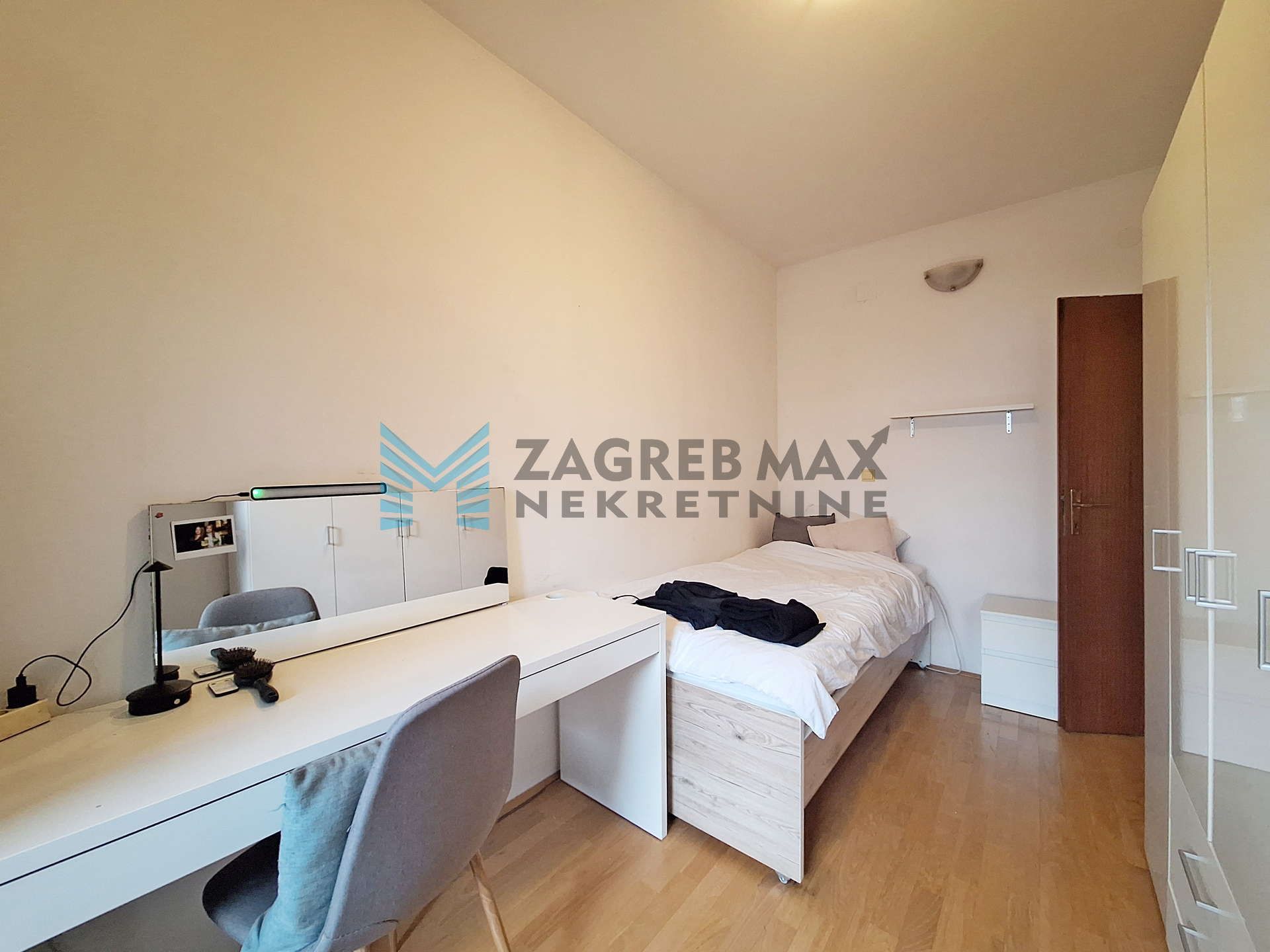 Zagreb - ŠPANSKO ORANICE - M.Milića - useljiv odmah, 3-sobni, lift, prostran