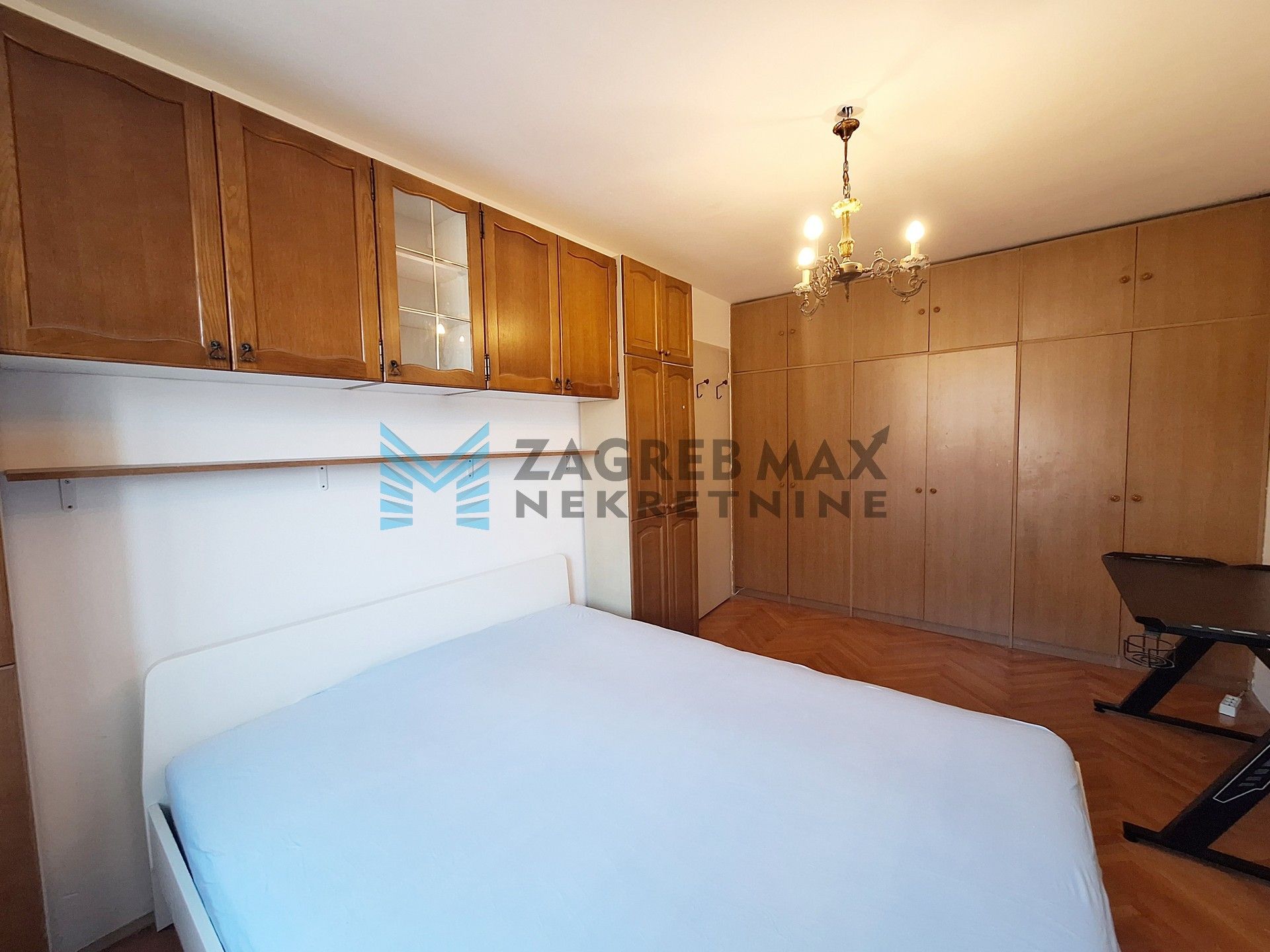 Zagreb - SAVSKI GAJ - Nehruov trg - 38 m2, 2-soban, klima (iznajmljivanje)