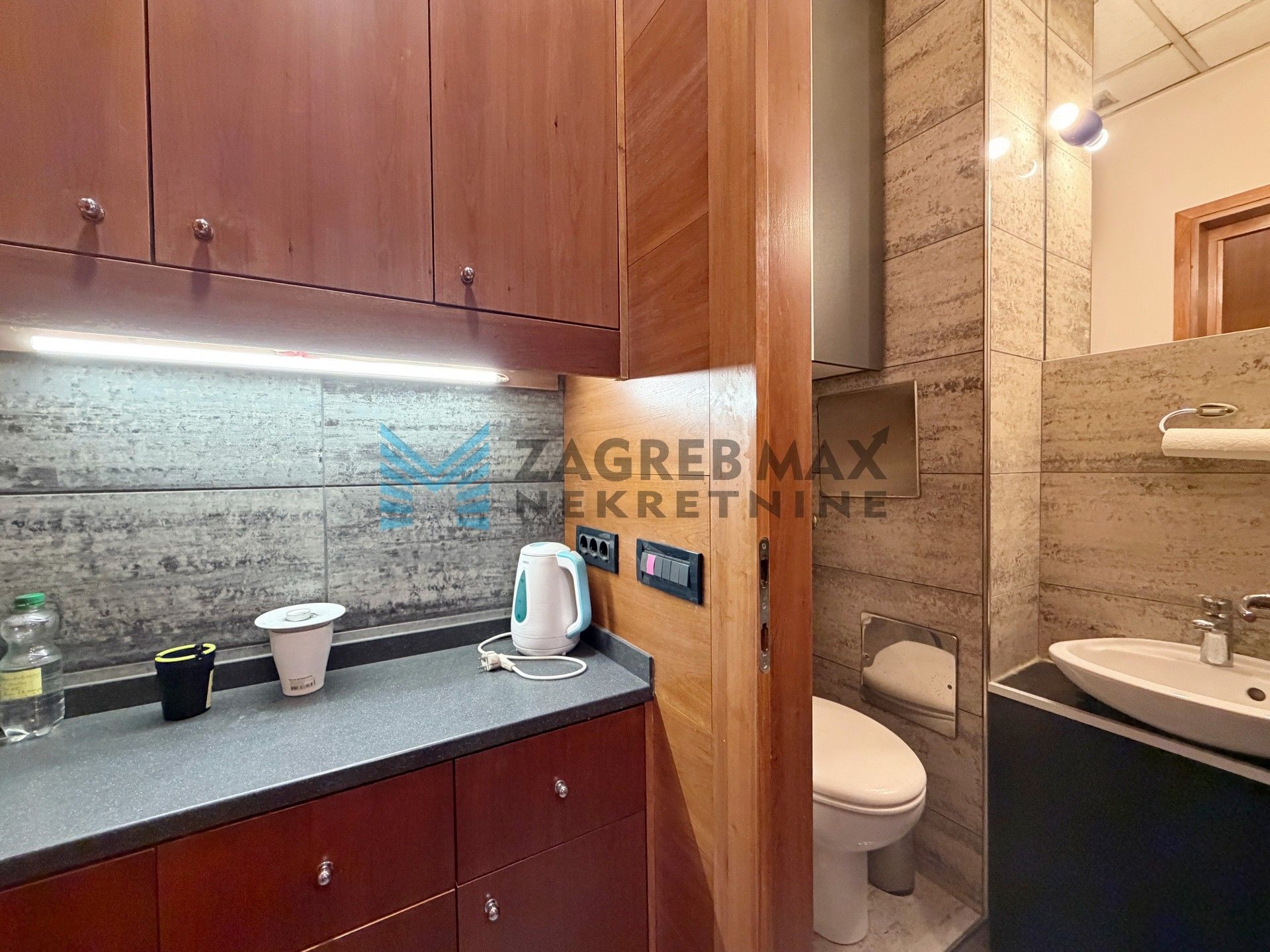 Zagreb - TREŠNJEVKA - Grahorova - najam, poslovni prostor, parking