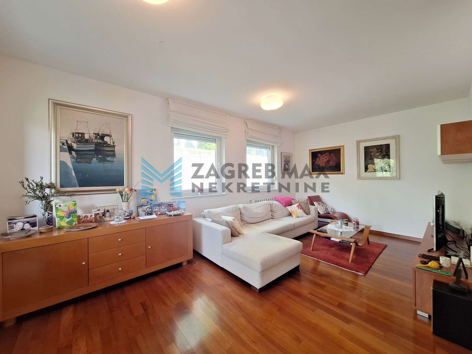 Zagreb - PERJAVICA - Gospodska - svijetao, prostrani 4-sobni s terasom, VPM