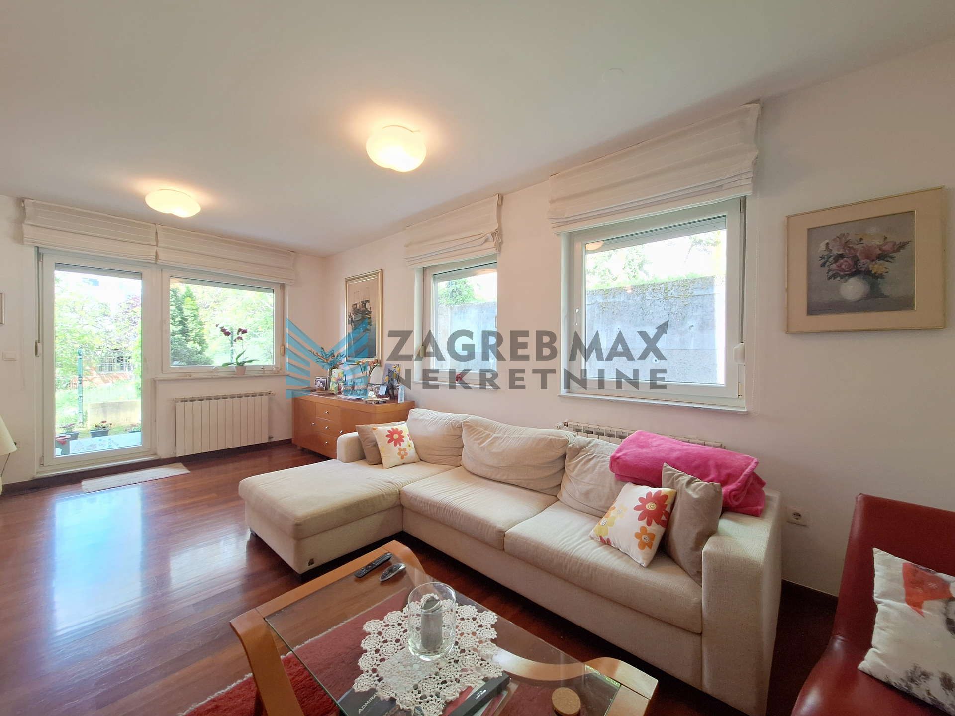 Zagreb - PERJAVICA - Gospodska - svijetao, prostrani 4-sobni s terasom, VPM