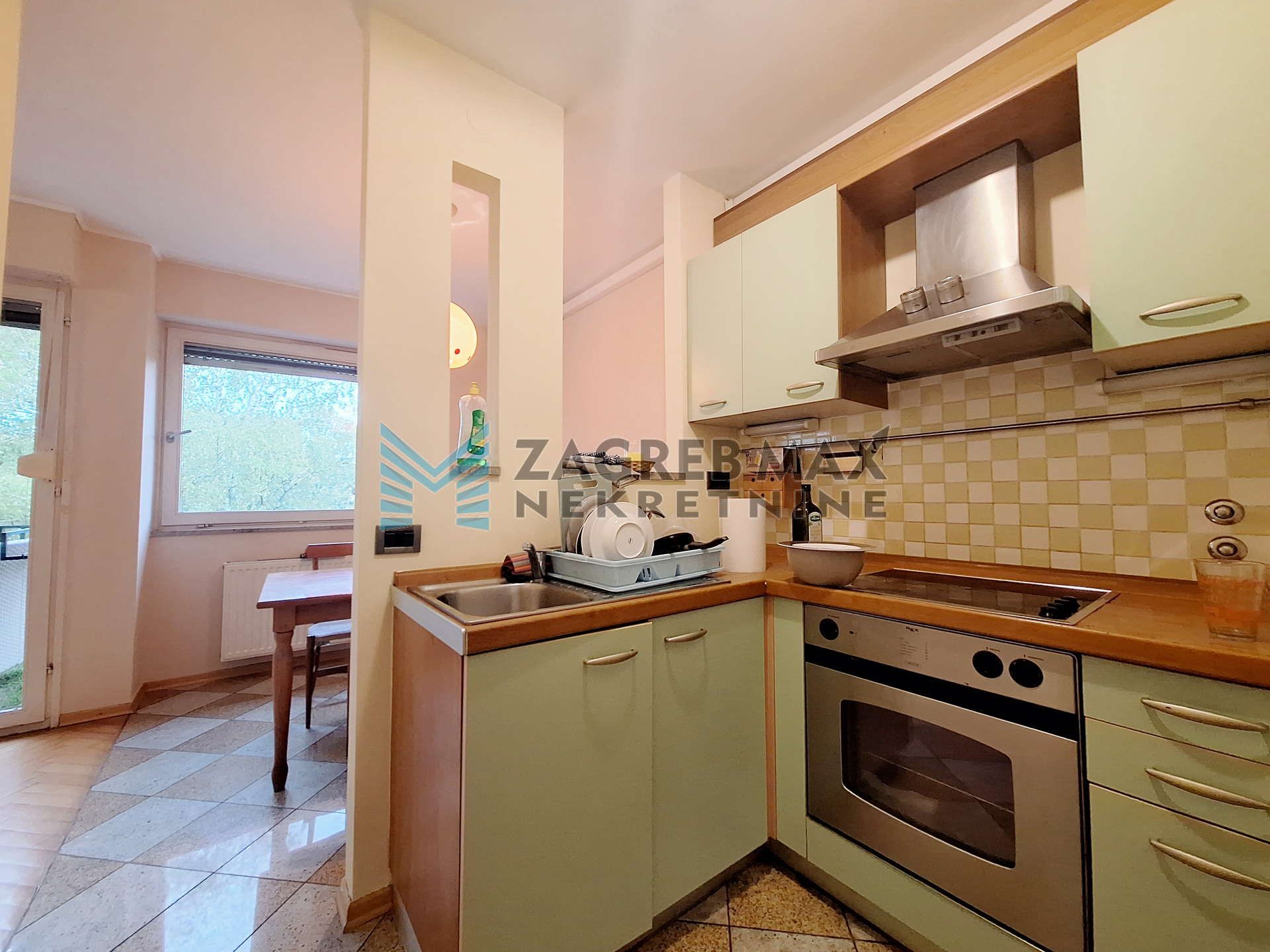 Zagreb - JARUN - S.Lj.Vojvode - 4-sobni, održavan, garaža, lift