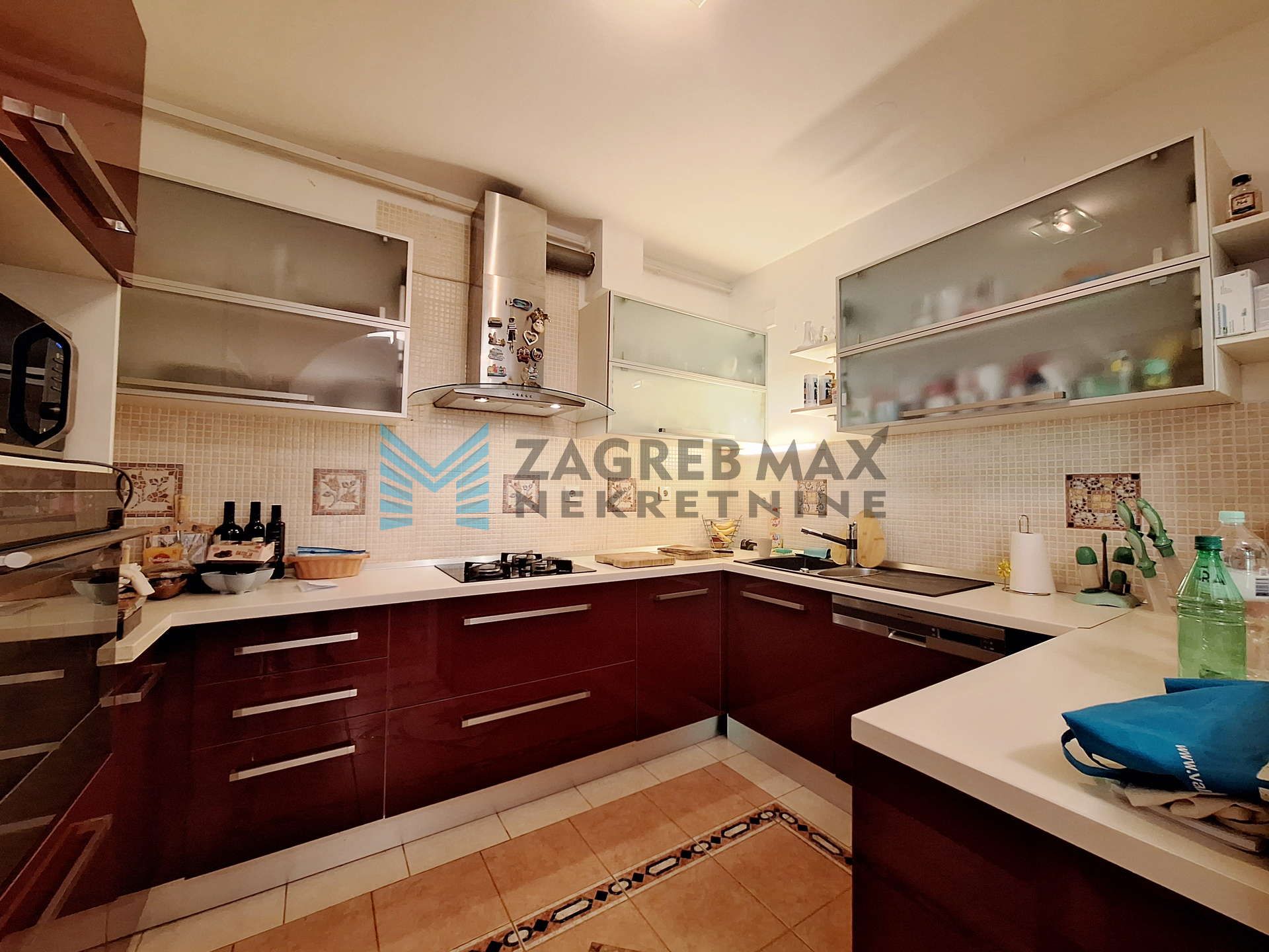 Zagreb - PERJAVICA - Gospodska - svijetao, prostrani 4-sobni s terasom, VPM