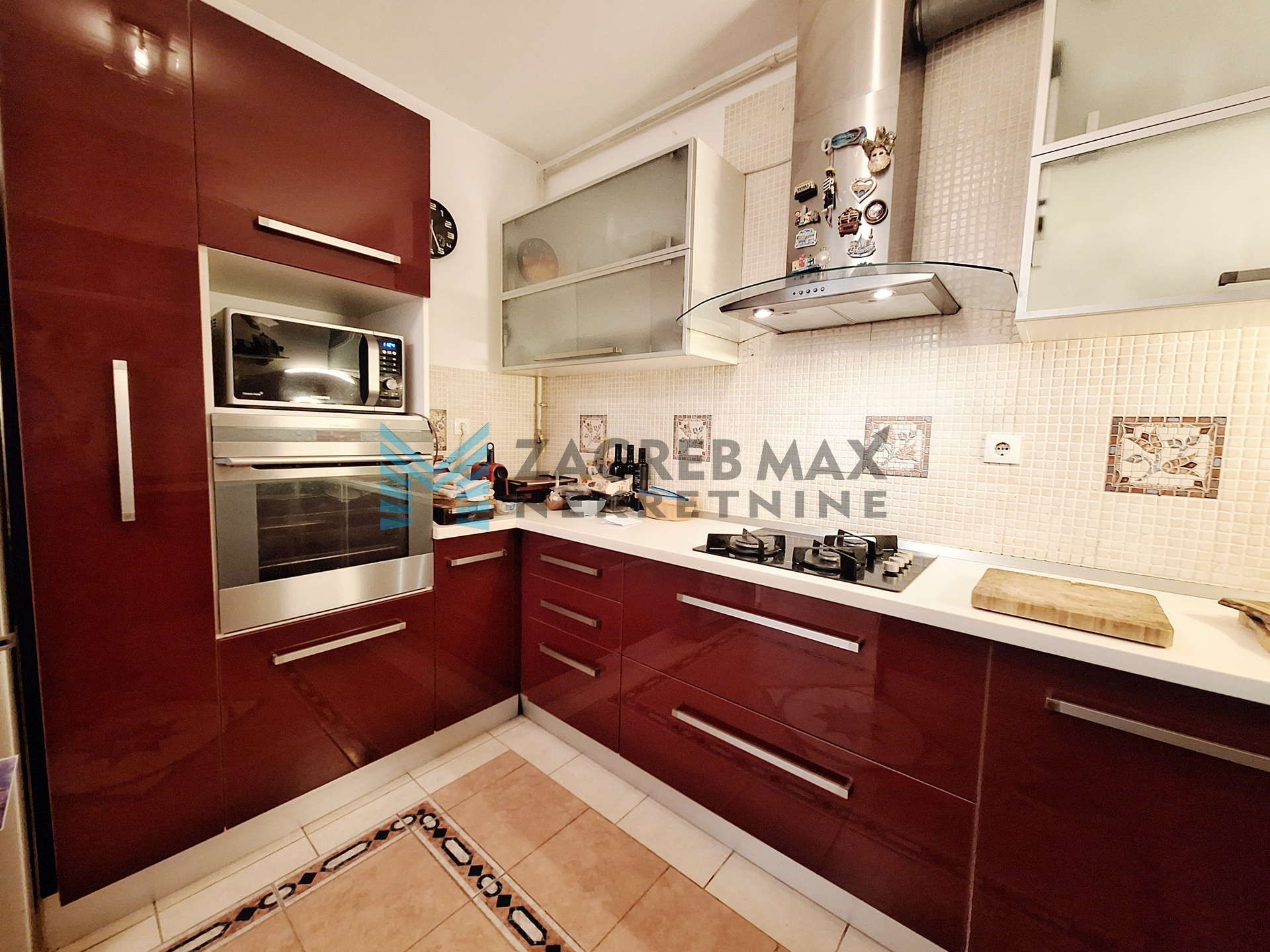 Zagreb - PERJAVICA - Gospodska - svijetao, prostrani 4-sobni s terasom, VPM