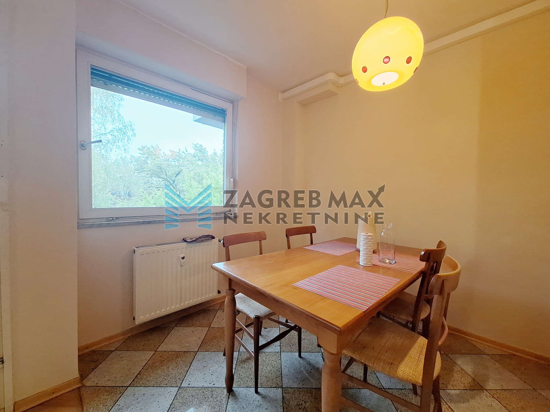 Zagreb - JARUN - S.Lj.Vojvode - 4-sobni, održavan, garaža, lift