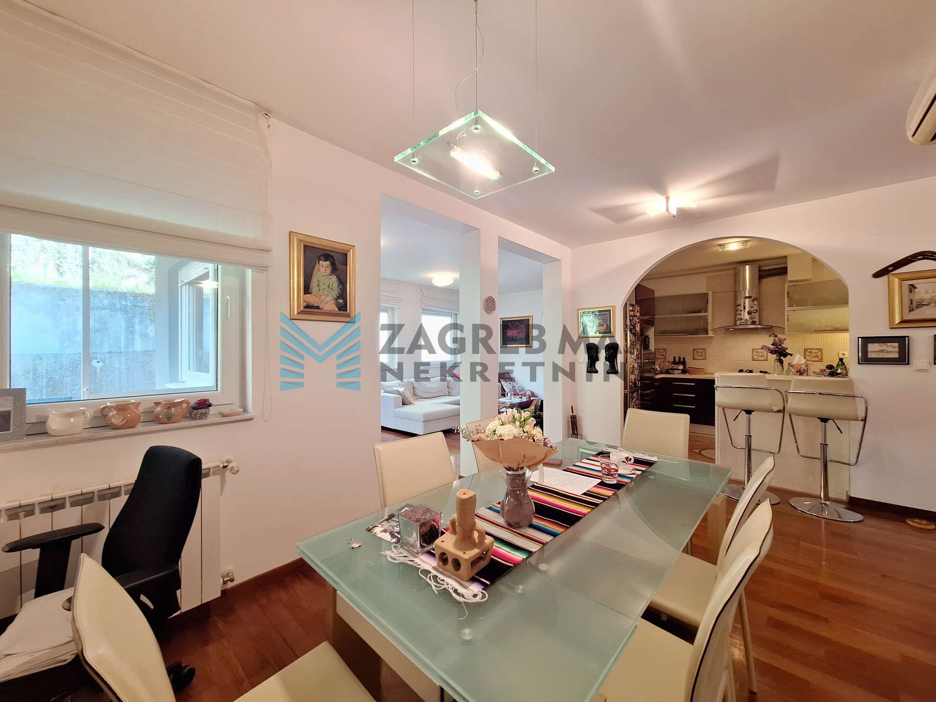 Zagreb - PERJAVICA - Gospodska - svijetao, prostrani 4-sobni s terasom, VPM