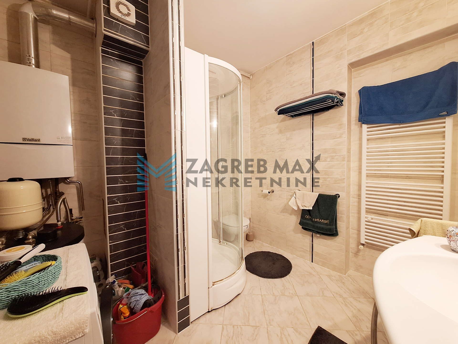 Zagreb - PERJAVICA - Gospodska - svijetao, prostrani 4-sobni s terasom, VPM