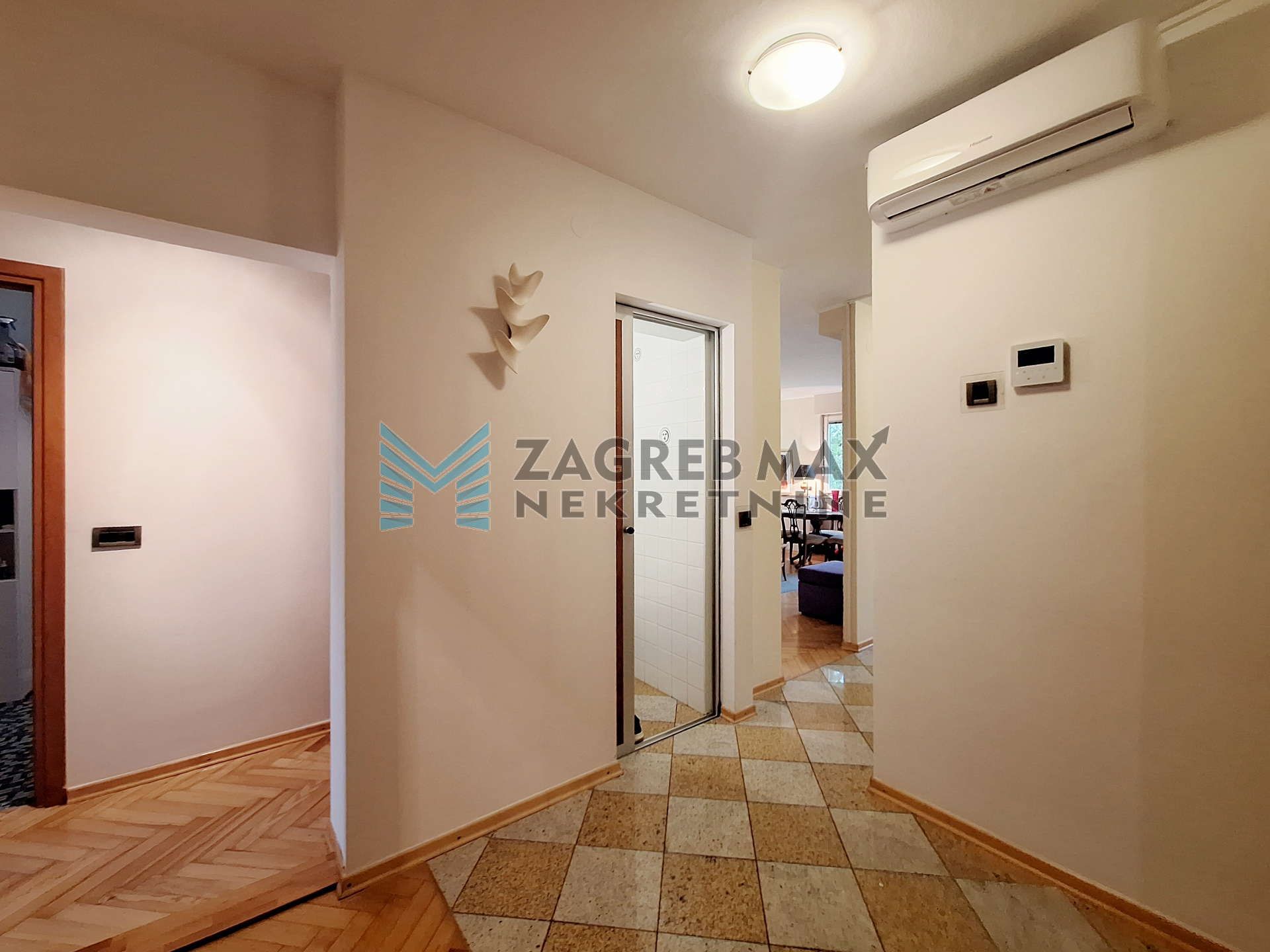 Zagreb - JARUN - S.Lj.Vojvode - 4-sobni, održavan, garaža, lift