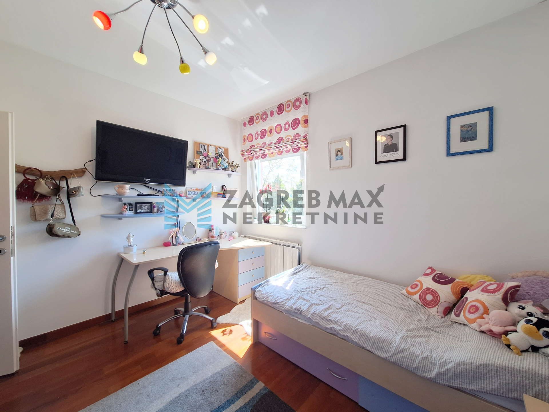 Zagreb - PERJAVICA - Gospodska - svijetao, prostrani 4-sobni s terasom, VPM