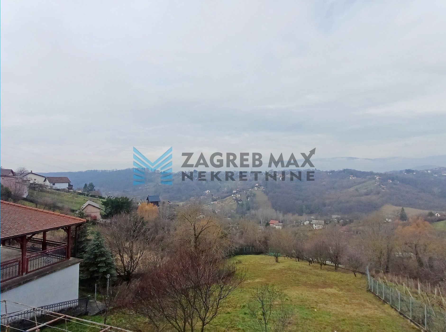 Zagreb - NOVOSELEC - Veliki Vrh - 2 kuće, garaža, dvorište, terasa, pogled