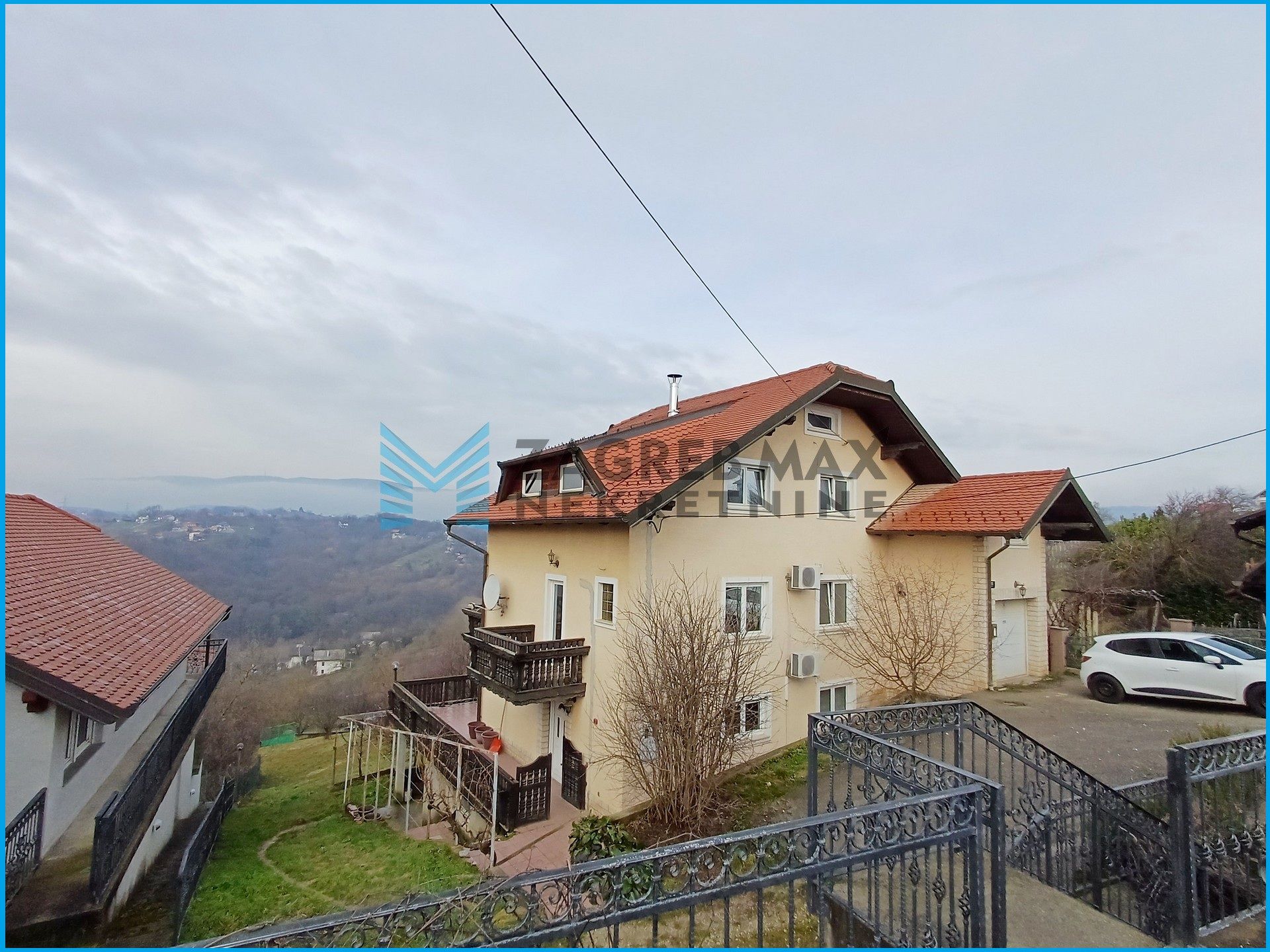 Zagreb - NOVOSELEC - Veliki Vrh - 2 kuće, garaža, dvorište, terasa, pogled