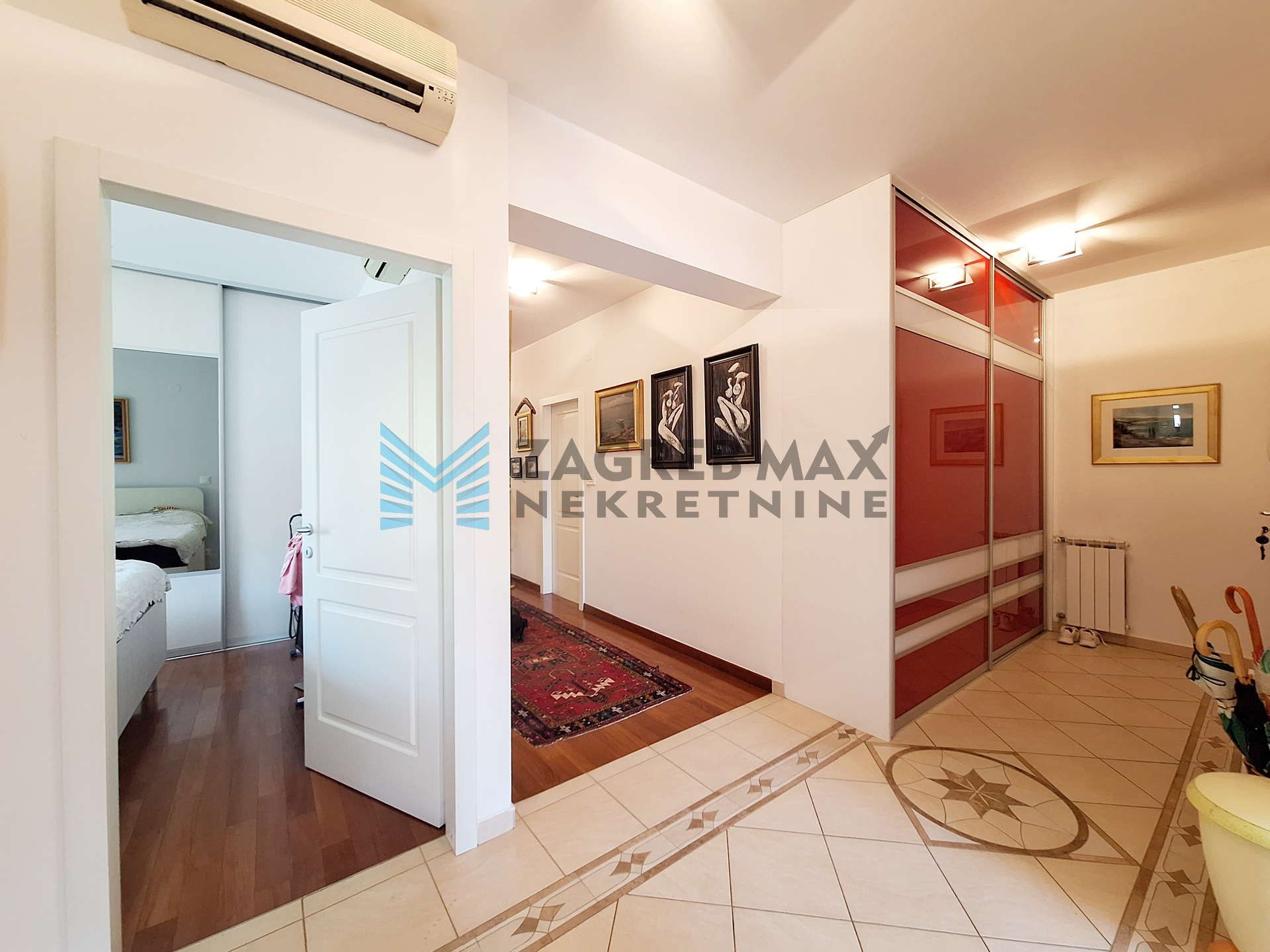 Zagreb - PERJAVICA - Gospodska - svijetao, prostrani 4-sobni s terasom, VPM