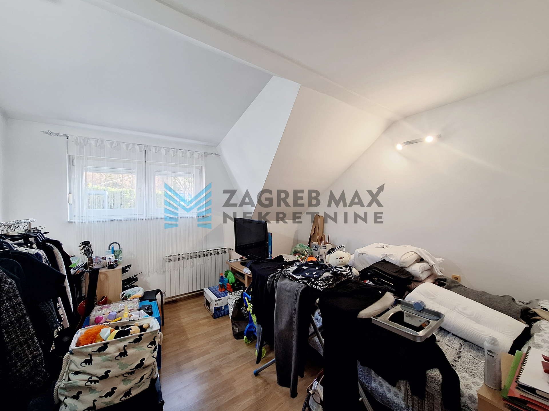 Zagreb - GRAČANI – kuća s 4 stana i pogledom na Sljeme