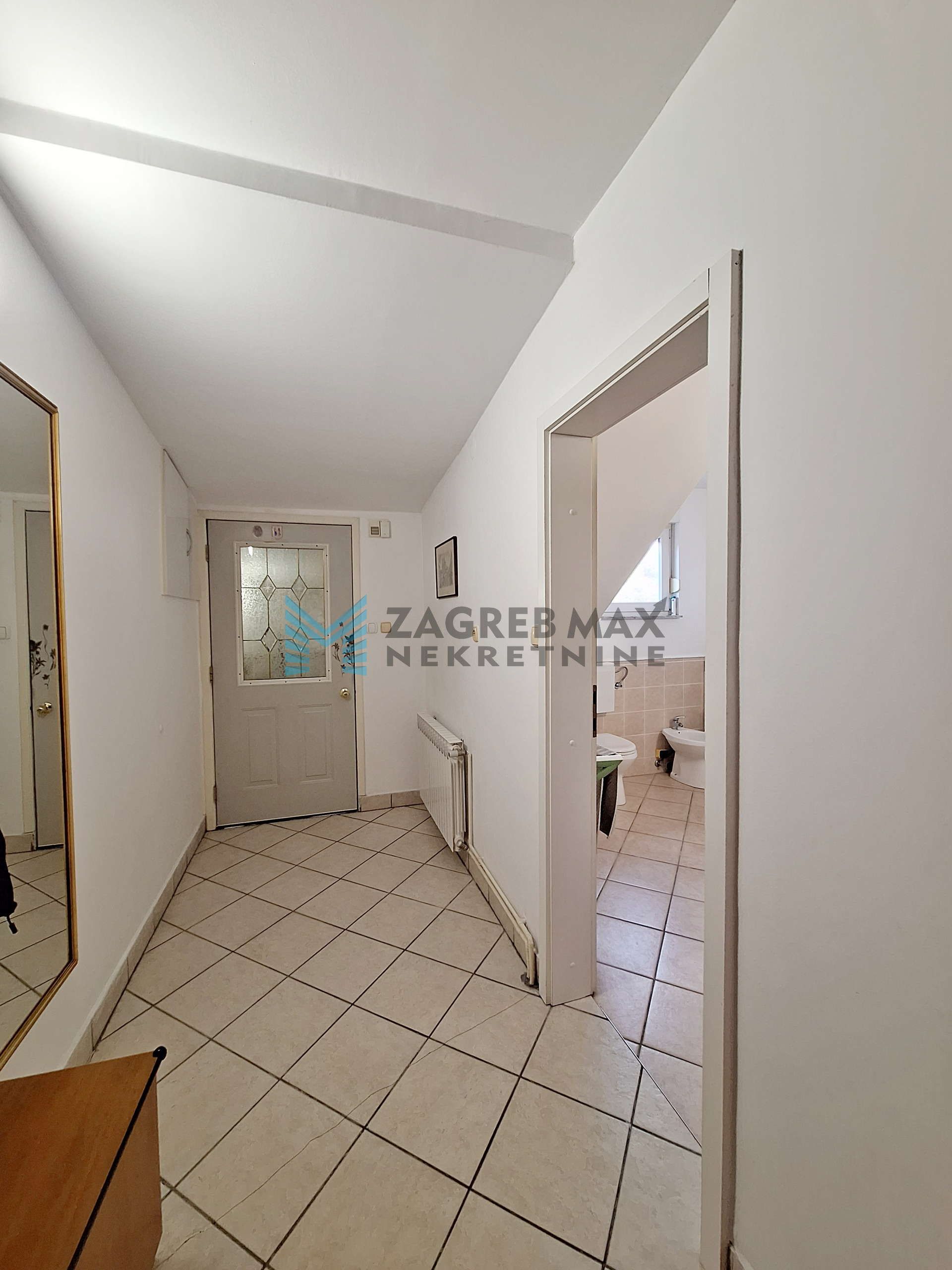 Zagreb - GRAČANI – kuća s 4 stana i pogledom na Sljeme