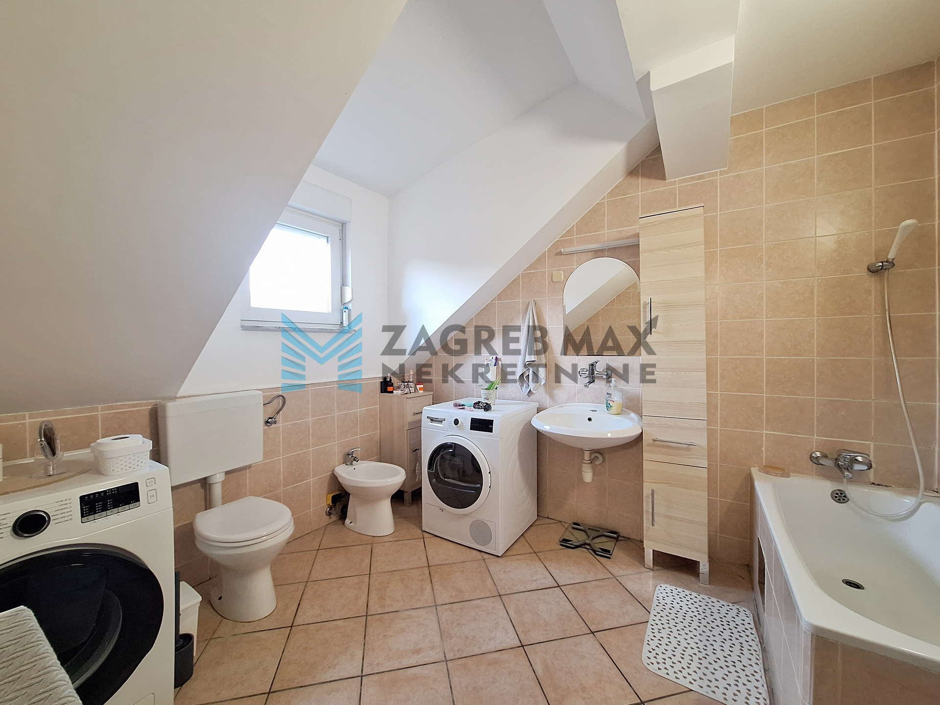 Zagreb - GRAČANI – kuća s 4 stana i pogledom na Sljeme