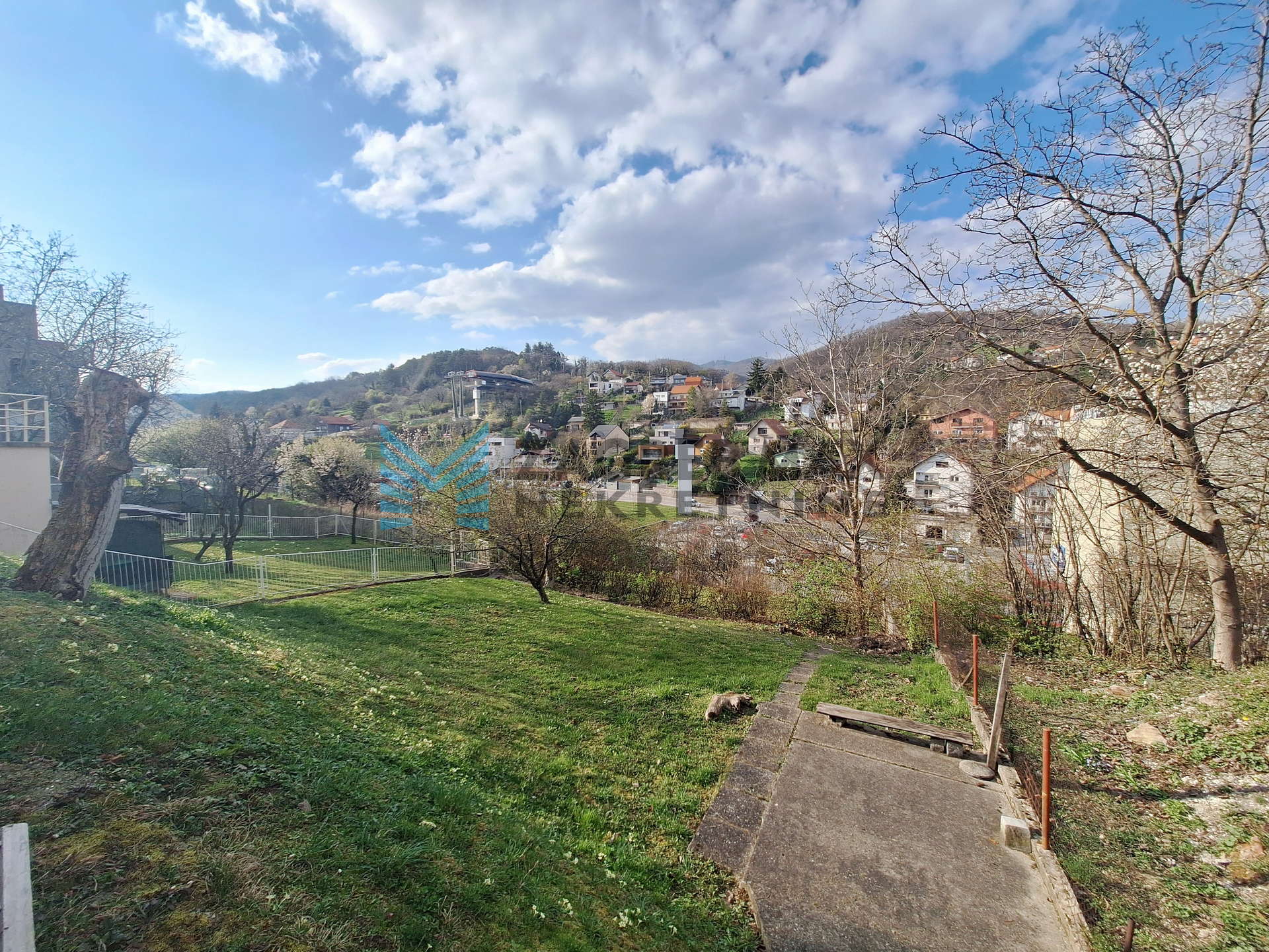 Zagreb - GRAČANI – kuća s 4 stana i pogledom na Sljeme