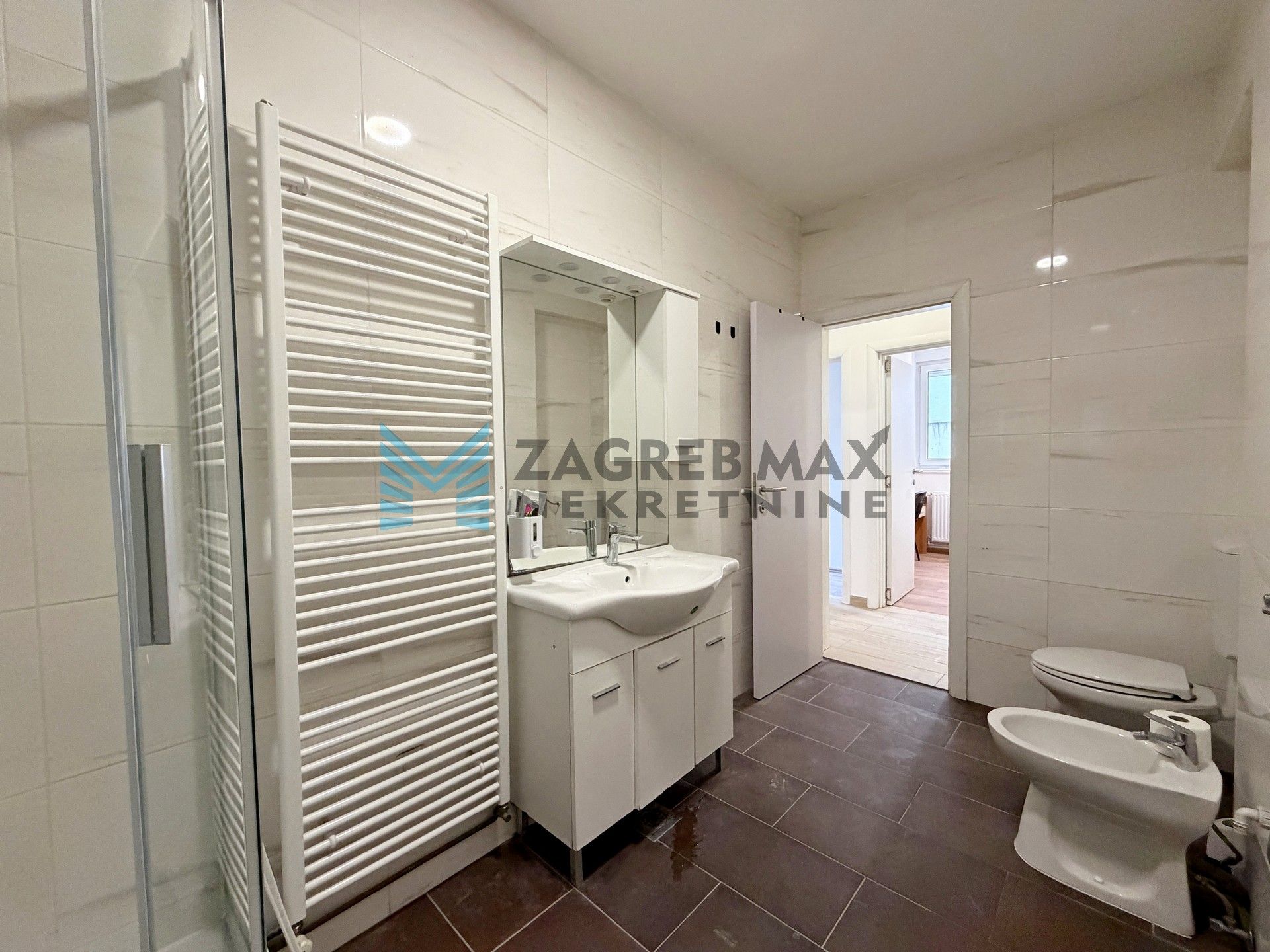 Zagreb - MAKSIMIR - Petrova - 4-sobni, svijetao, parking