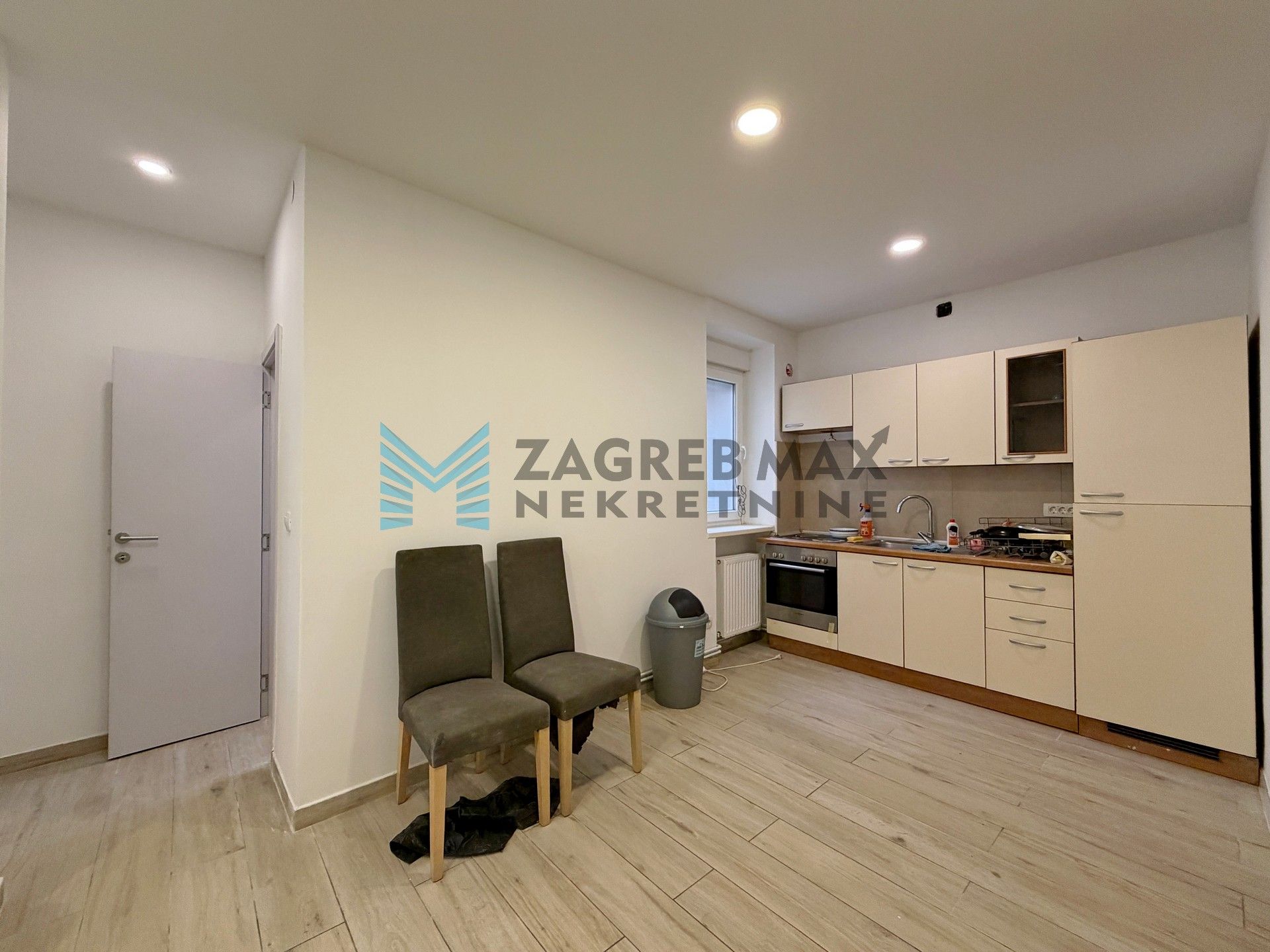 Zagreb - MAKSIMIR - Petrova - 4-sobni, svijetao, parking