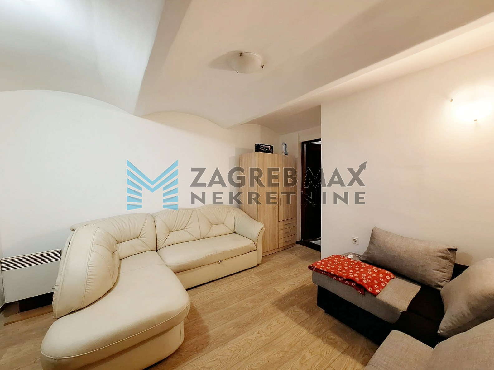 Zagreb - DONJI GRAD - Boškovićeva - 28 m2, adaptiran, dvorište