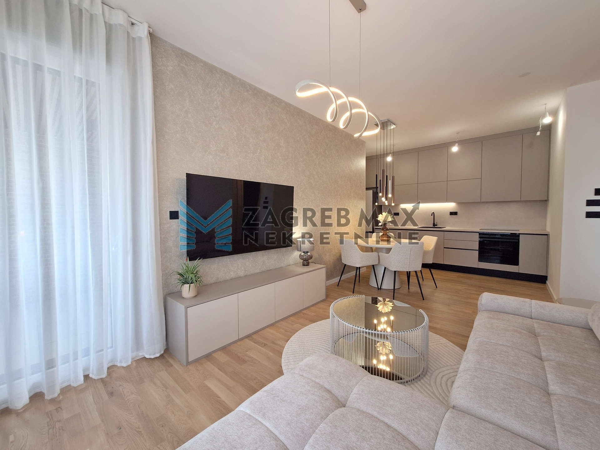 Zagreb - PREMIUM NAJAM ZA MANAGERE - Arena - 2 parkinga - loggia - S2