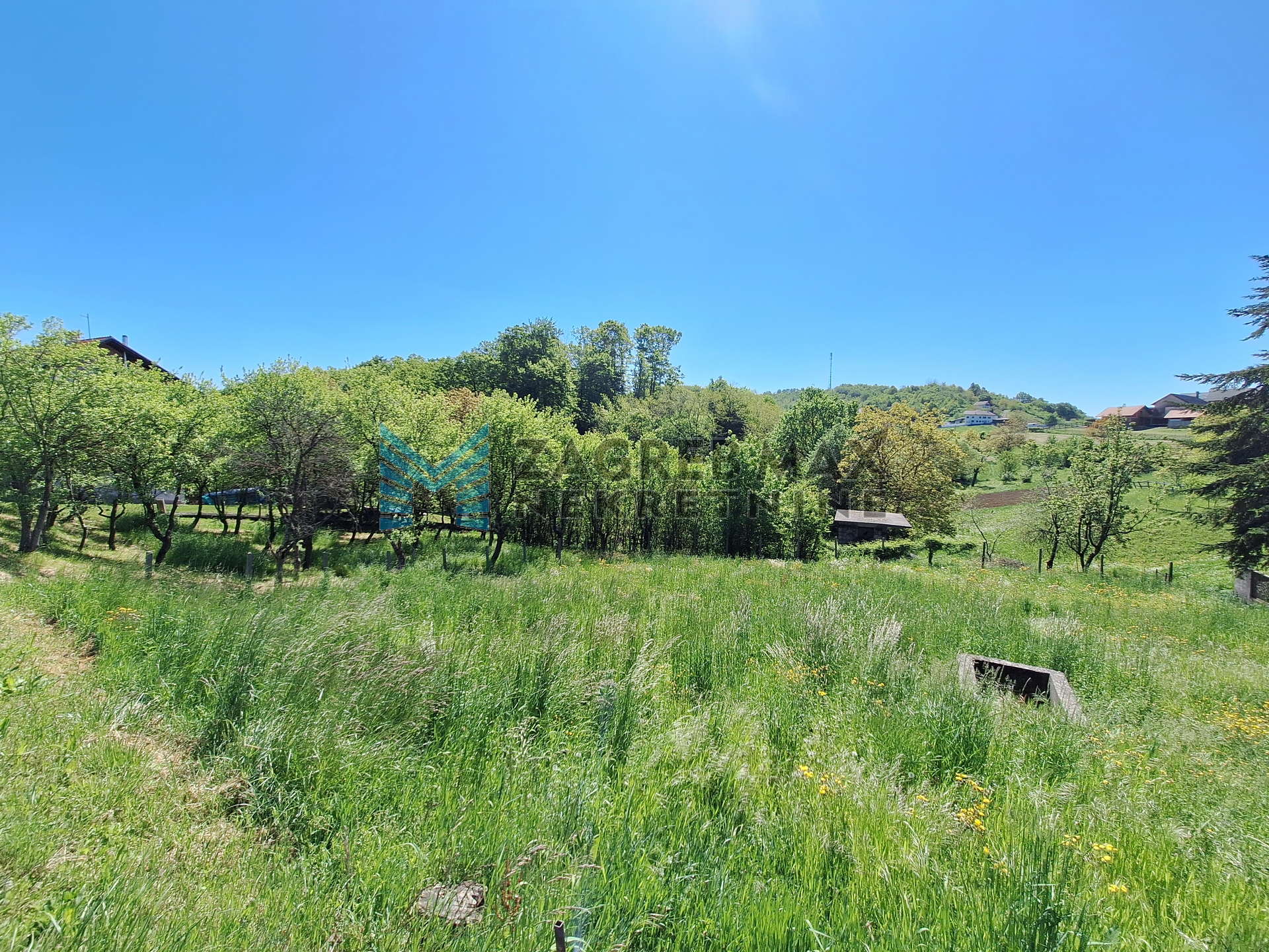 Zagreb - PLANINA DONJA - građevinsko zemljište 633 m2