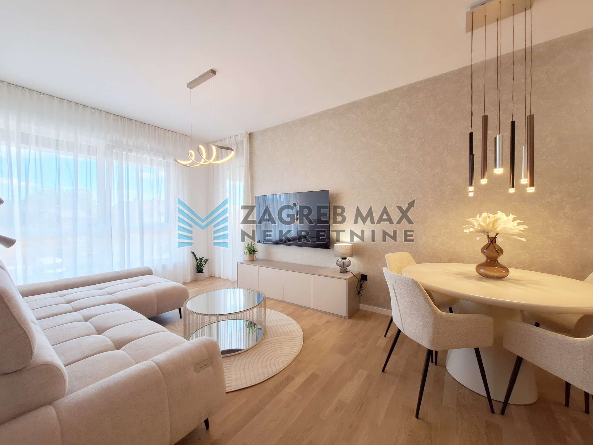 Zagreb - PREMIUM NAJAM ZA MANAGERE - Arena - 2 parkinga - loggia - S2
