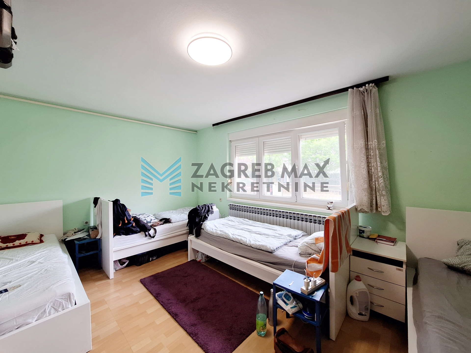 Zagreb - PREČKO - kuća, garaža, dvorište, pomoćni objekt - 270 m2