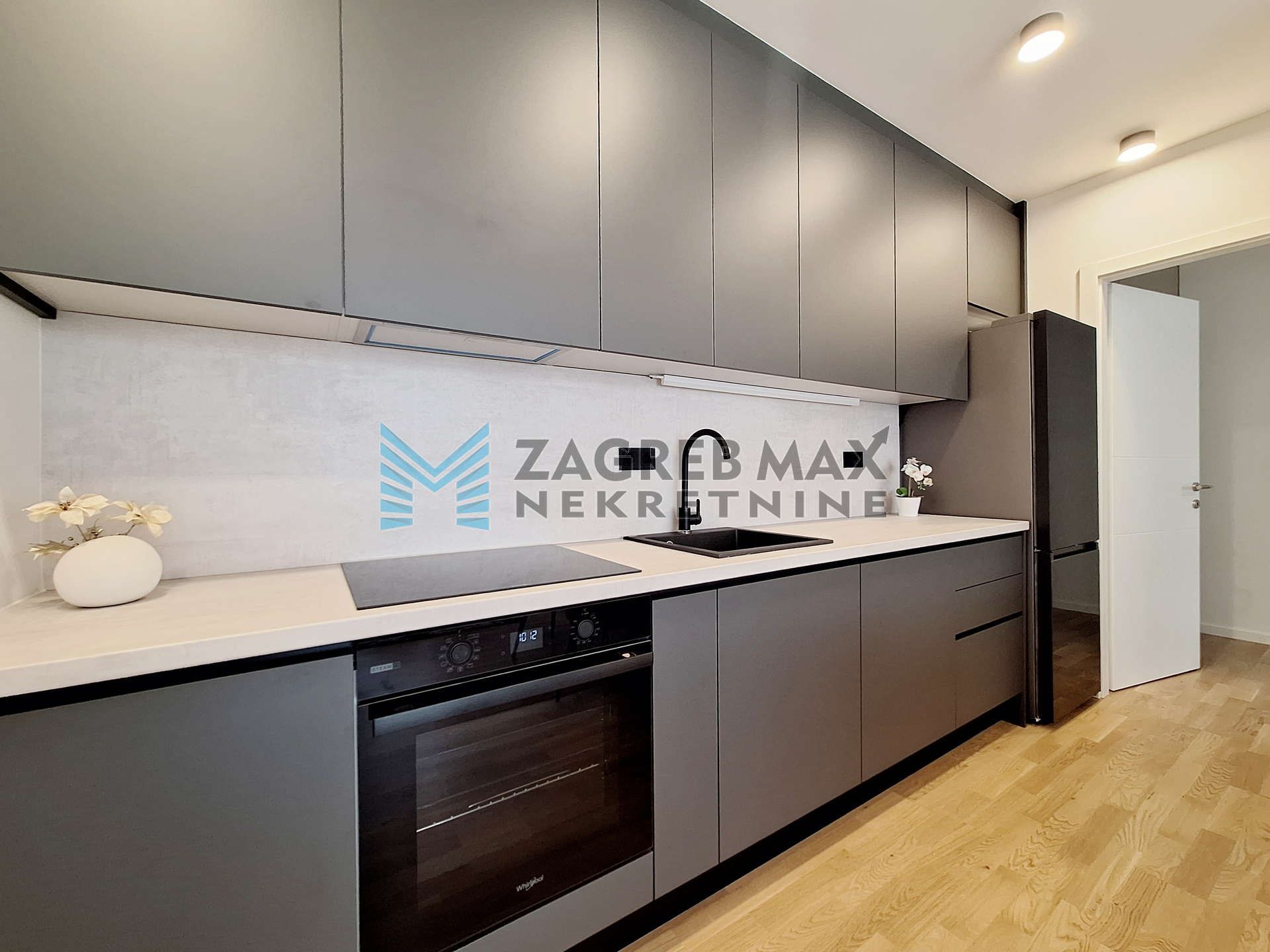 Zagreb - EKSKLUZIVAN POSLOVNI NAJAM - 74 m² - 2 parkinga - Arena zona - S1 (iznajmljivanje)