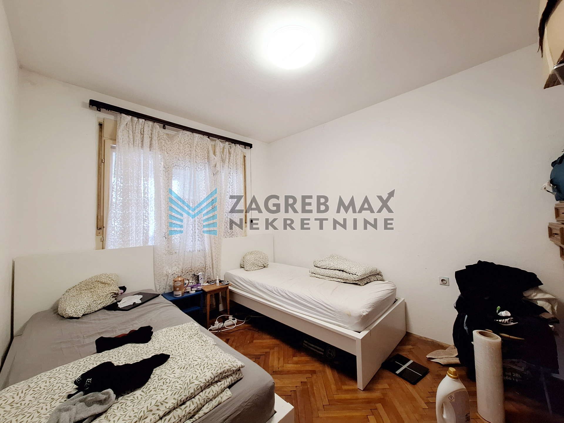 Zagreb - PREČKO - kuća, garaža, dvorište, pomoćni objekt - 270 m2
