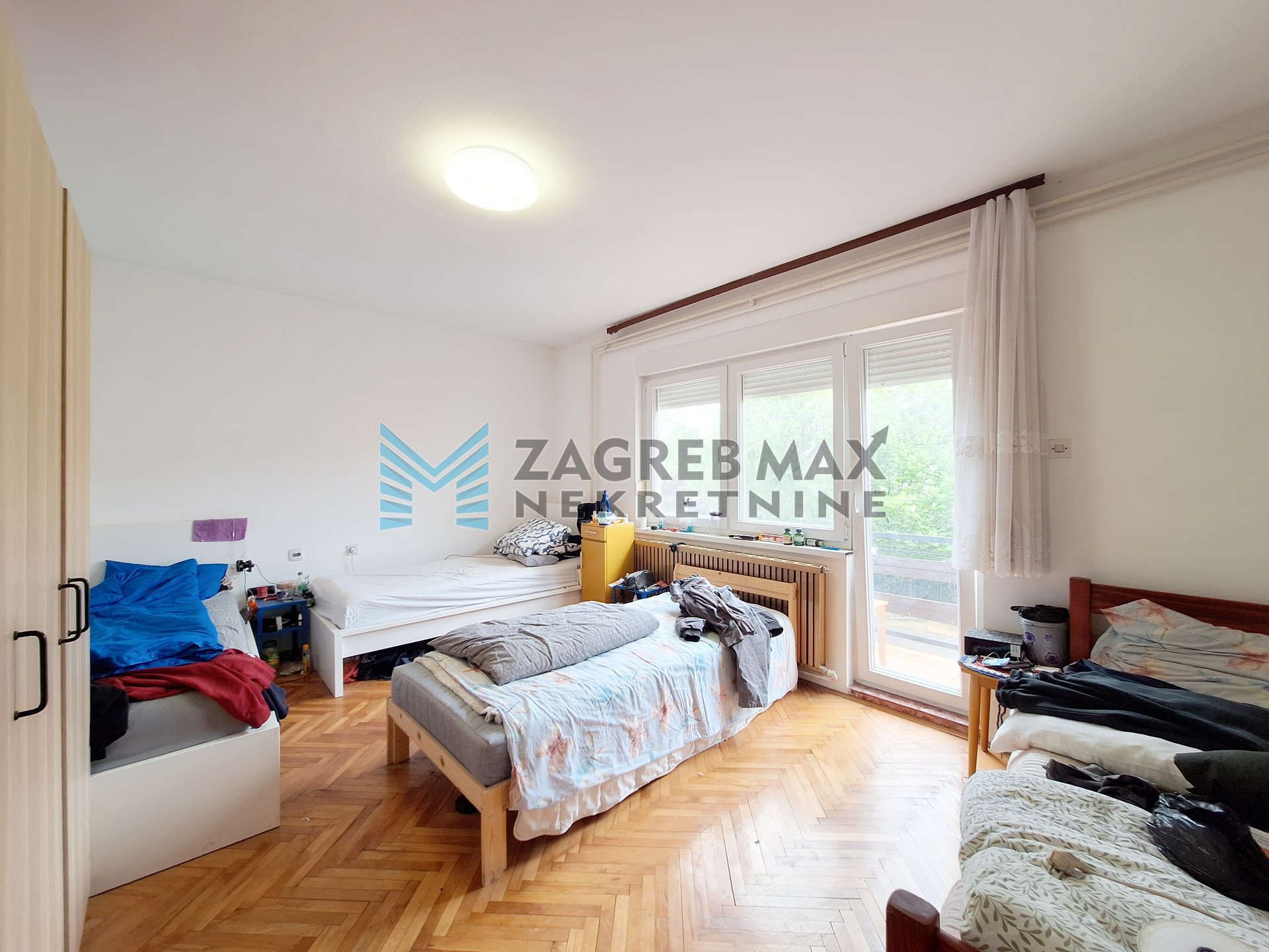 Zagreb - PREČKO - kuća, garaža, dvorište, pomoćni objekt - 270 m2