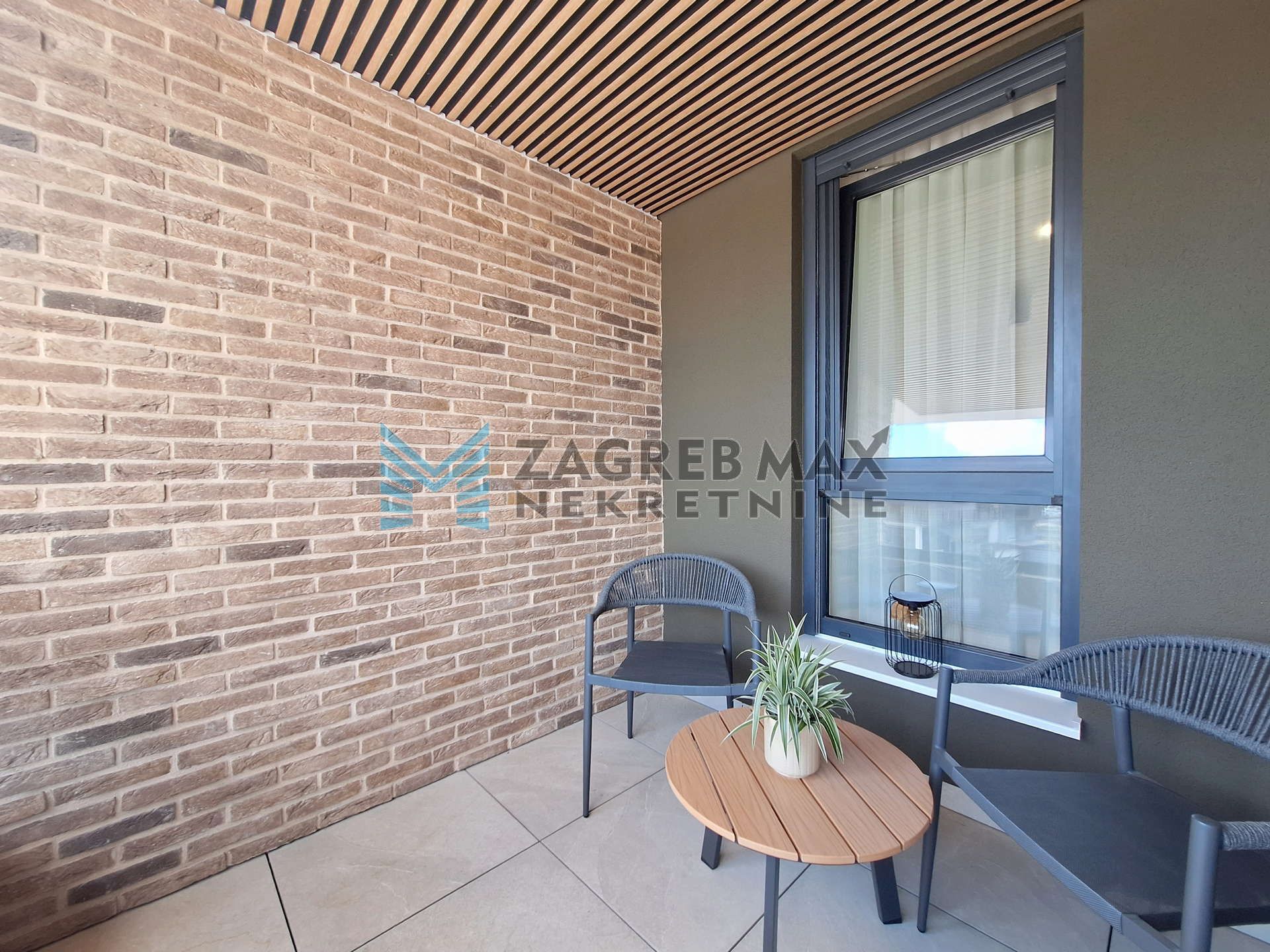 Zagreb - PREMIUM NAJAM ZA MANAGERE - Arena - 2 parkinga - loggia - S2