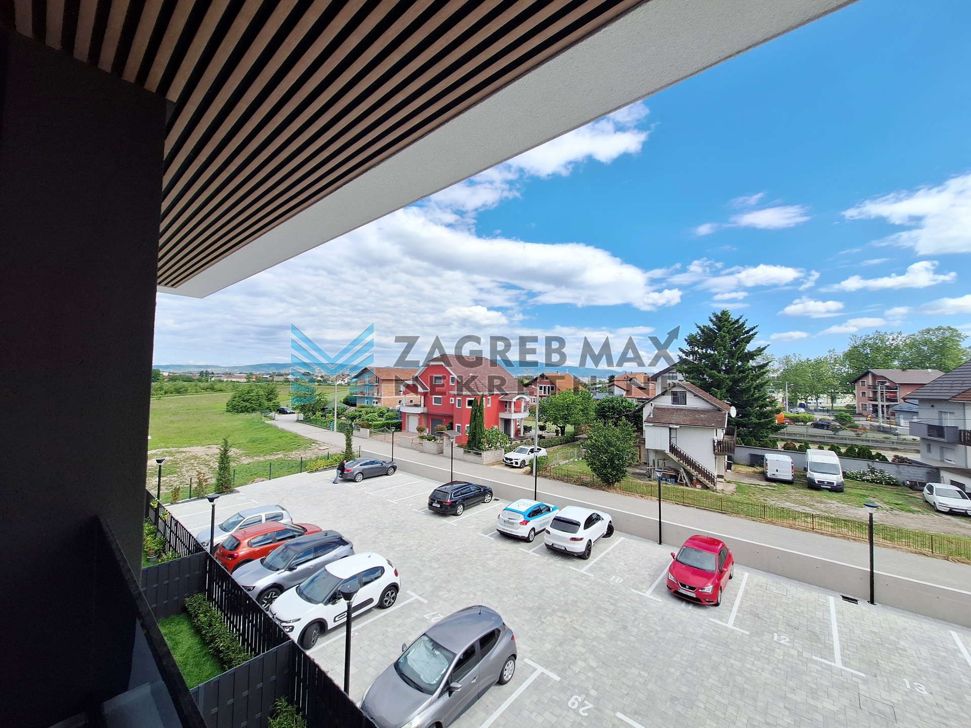 Zagreb - PREMIUM NAJAM ZA MANAGERE - Arena - 2 parkinga - loggia - S2