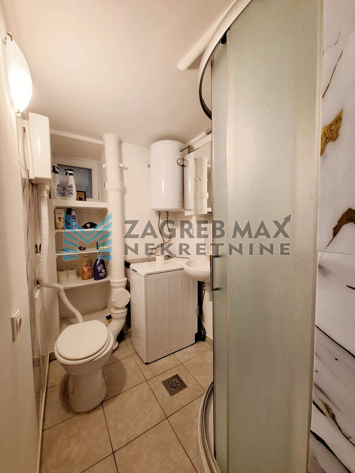 Zagreb - DONJI GRAD - Boškovićeva - 28 m2, adaptiran, dvorište